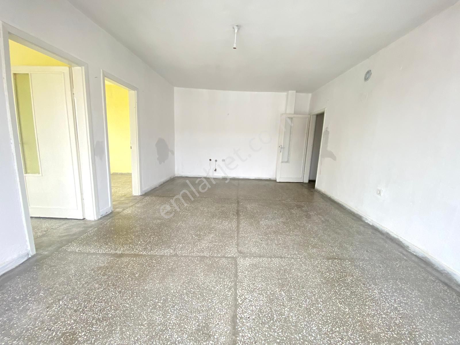 Uzman Emlak'dan Etlik Mh'de Adnan Yüksel Caddesine 1 Bina Mesafede Orta Katta 3+1 Daire - Görsel 3