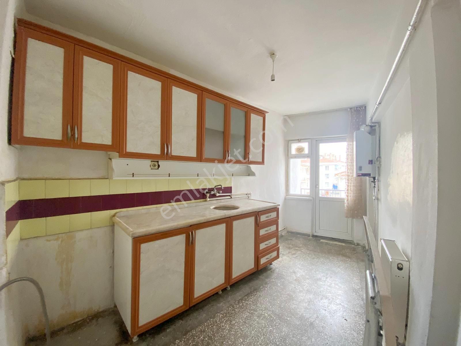 Uzman Emlak'dan Etlik Mh'de Adnan Yüksel Caddesine 1 Bina Mesafede Orta Katta 3+1 Daire - Görsel 10