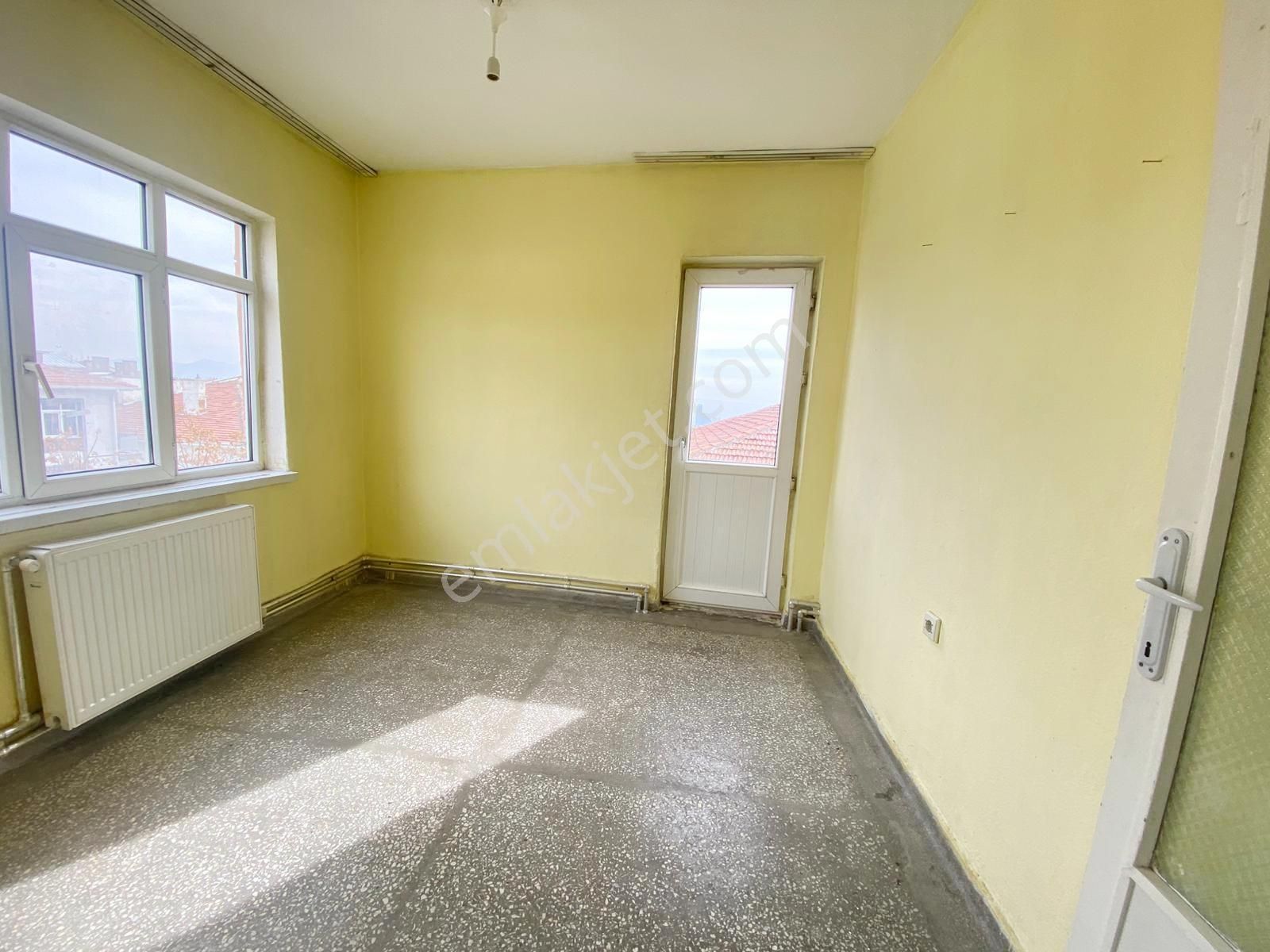 Uzman Emlak'dan Etlik Mh'de Adnan Yüksel Caddesine 1 Bina Mesafede Orta Katta 3+1 Daire - Görsel 4