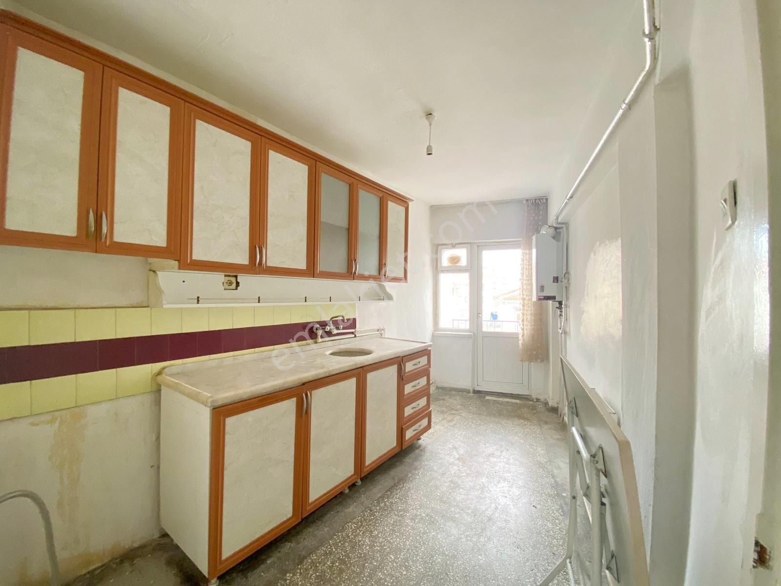 Uzman Emlak'dan Etlik Mh'de Adnan Yüksel Caddesine 1 Bina Mesafede Orta Katta 3+1 Daire - Görsel 11