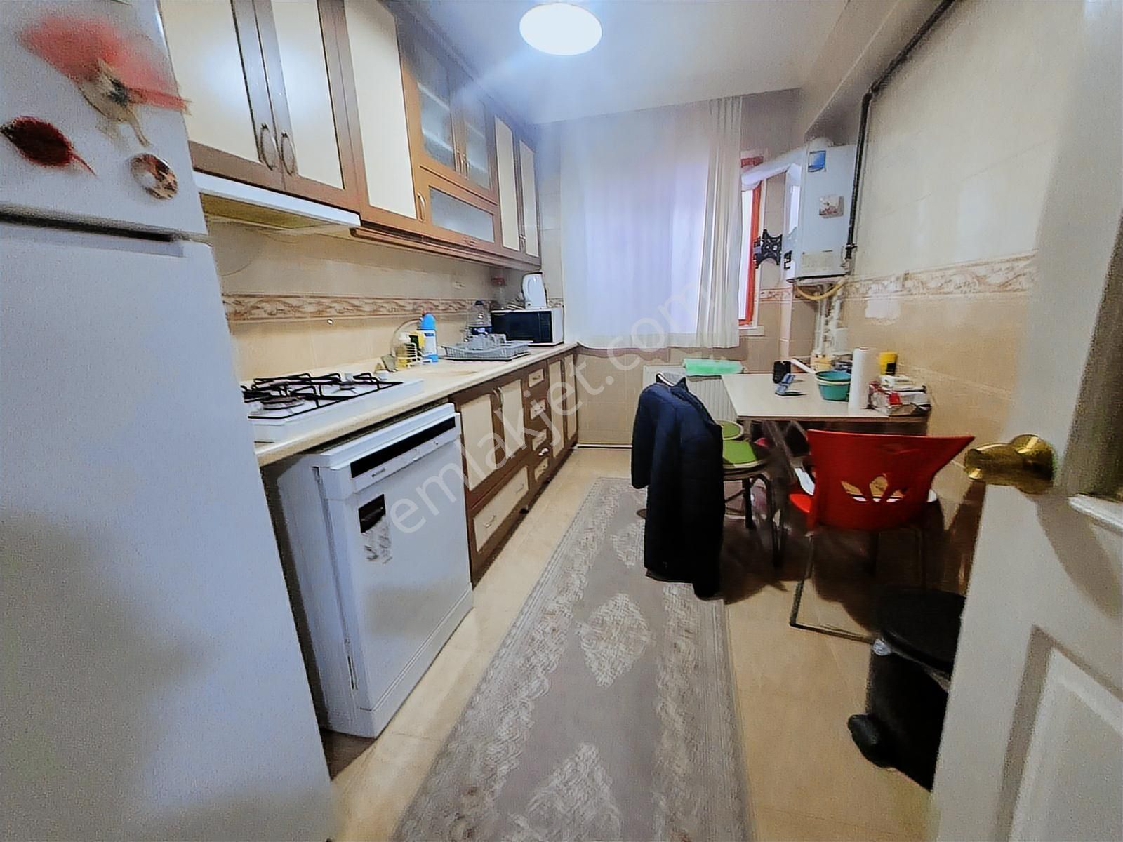 Yayla Mahallesi'nde Yatırımlık & Bakımlı 3 Oda 1 Salon Daire - Görsel 7