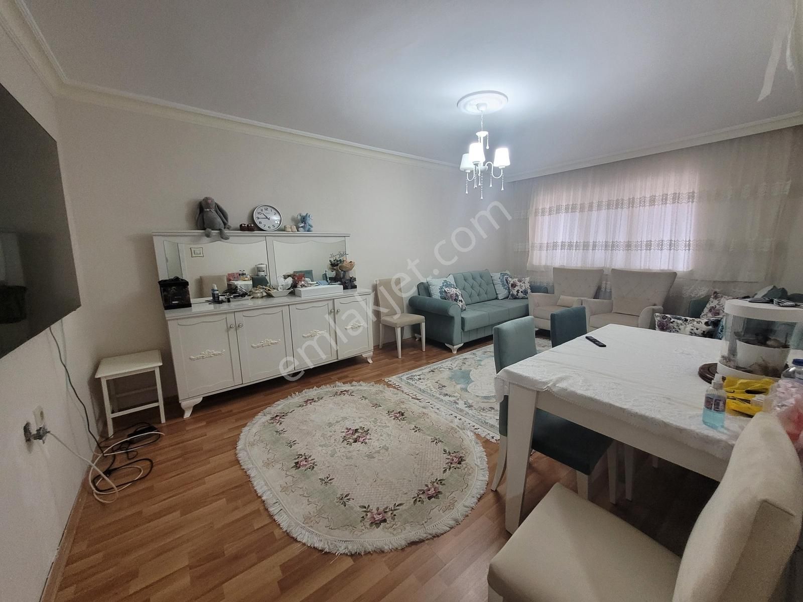 Yayla Mahallesi'nde Yatırımlık & Bakımlı 3 Oda 1 Salon Daire - Görsel 2