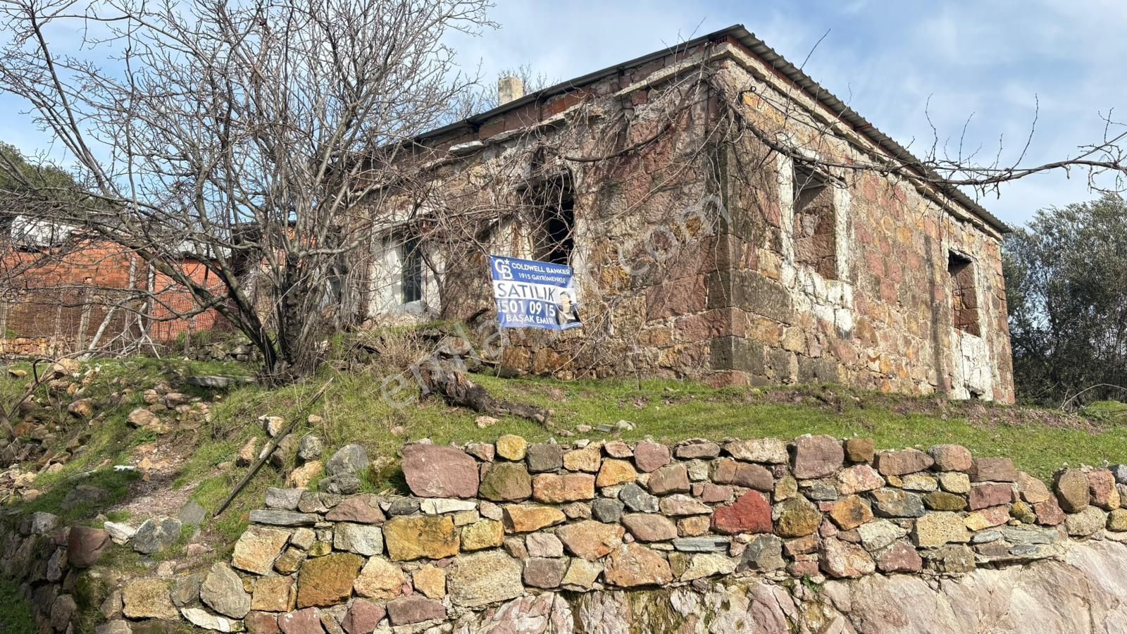 Çanakkale Ayvacık Yeniçam(kızılyar)'da Satılık Müstakil Ev-arsa