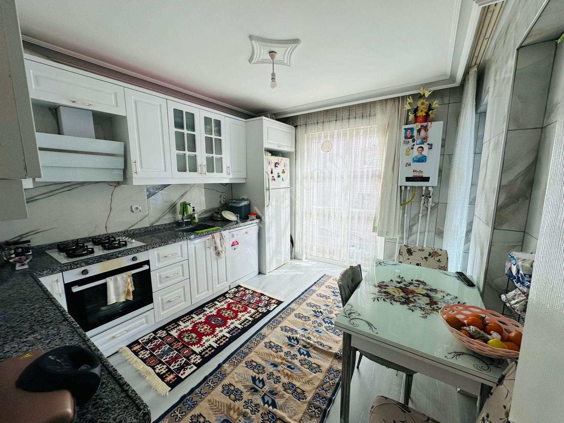 Beşikkaya'da 3+1 Asansörlü Ara Kat Satılık Daire !!! - Görsel 2