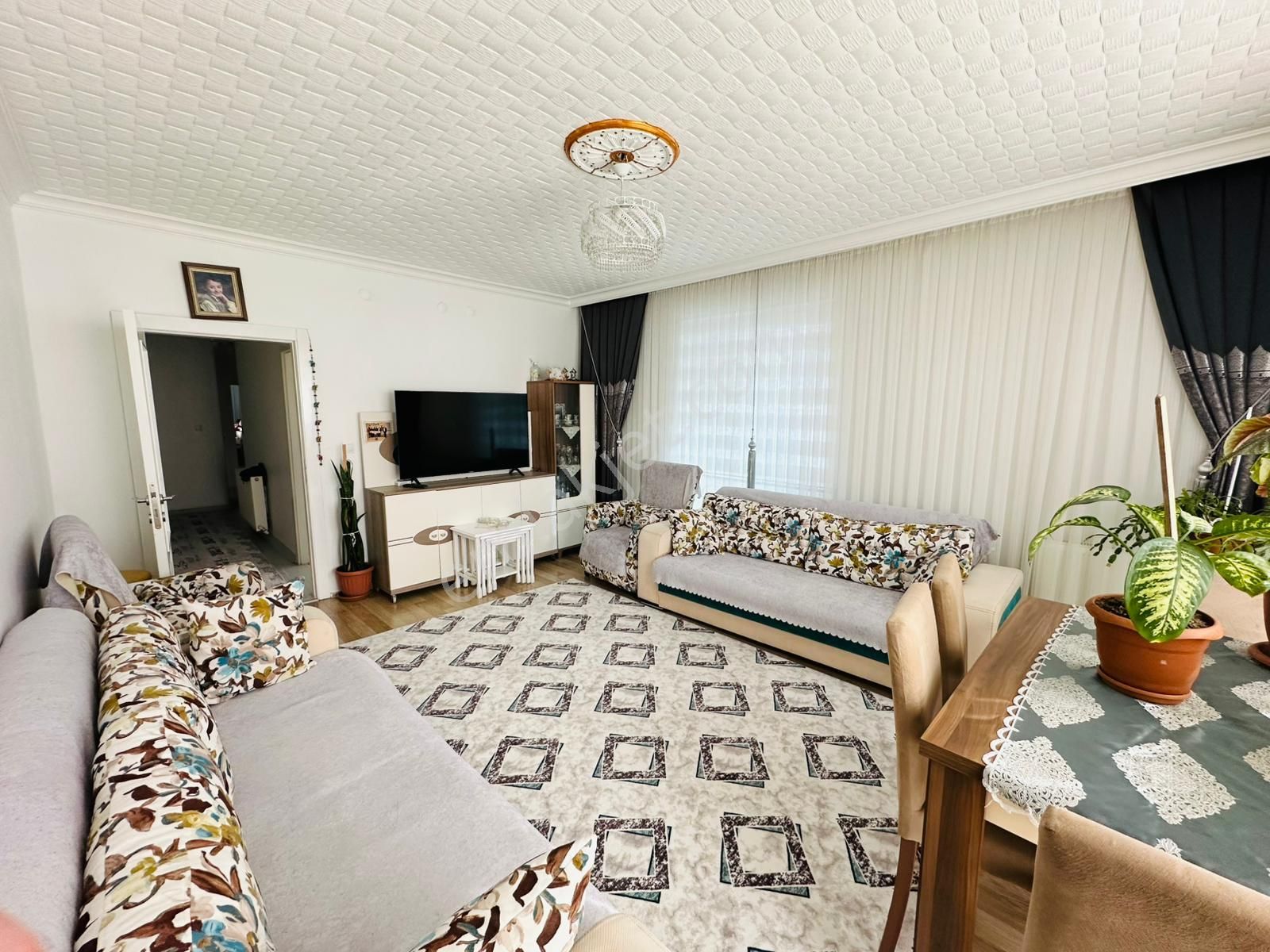 Beşikkaya'da 3+1 Asansörlü Ara Kat Satılık Daire !!! - Görsel 11