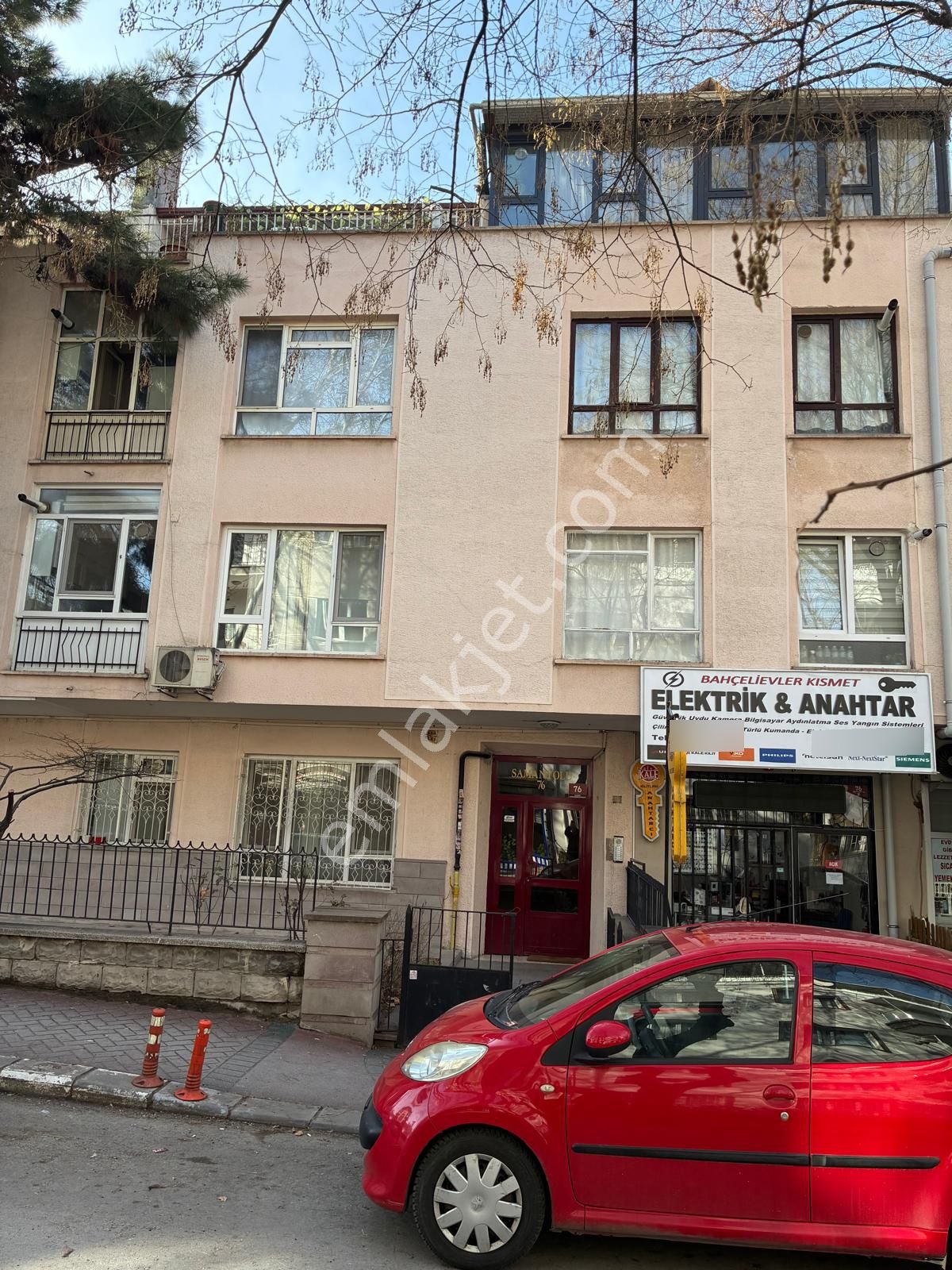 Filiz'den Yukarı Bahçelievler 35.sok Katta Satılık 3+1 Arka Cephe