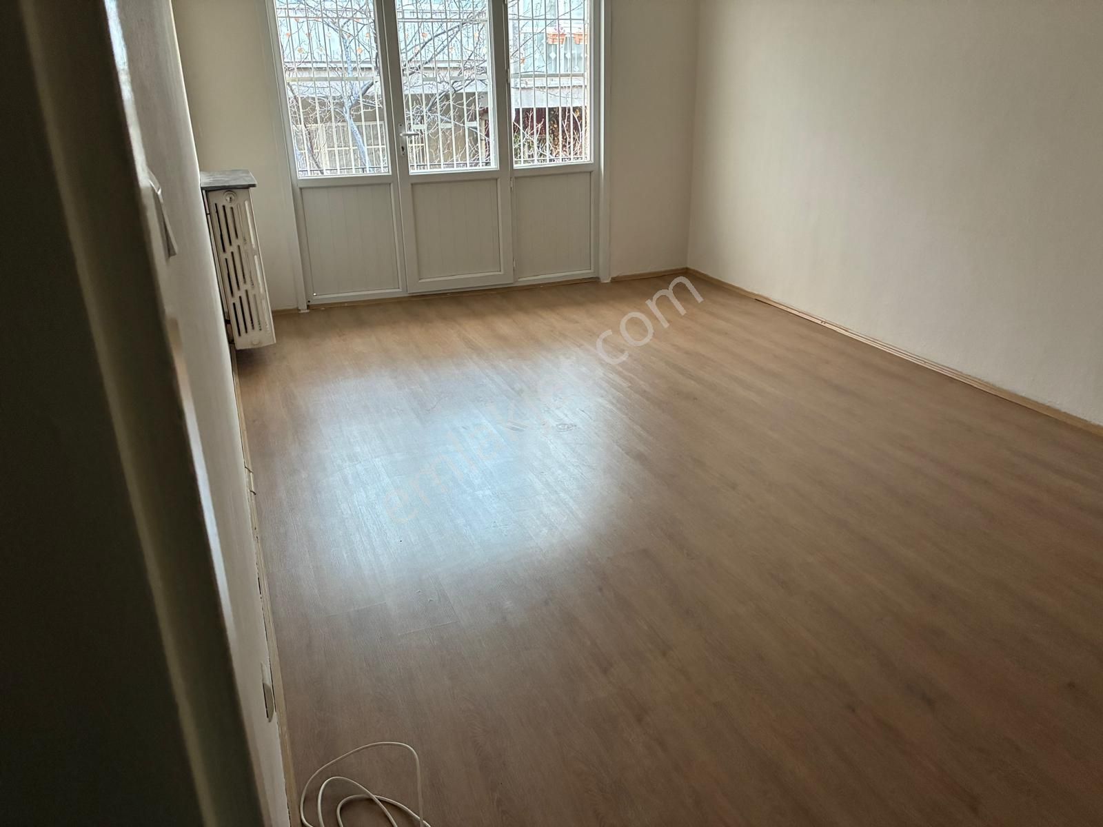 Filiz'den Yukarı Bahçelievler 35.sok Katta Satılık 3+1 Arka Cephe - Görsel 6