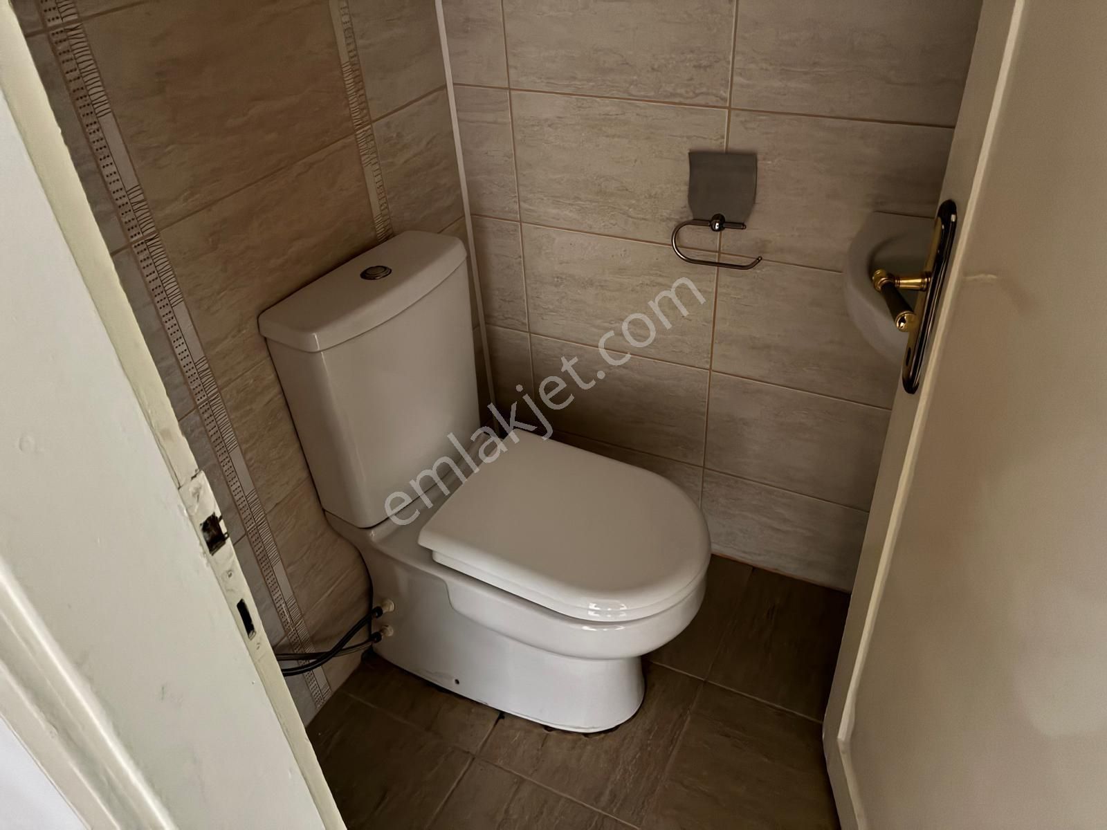 Filiz'den Yukarı Bahçelievler 35.sok Katta Satılık 3+1 Arka Cephe - Görsel 5