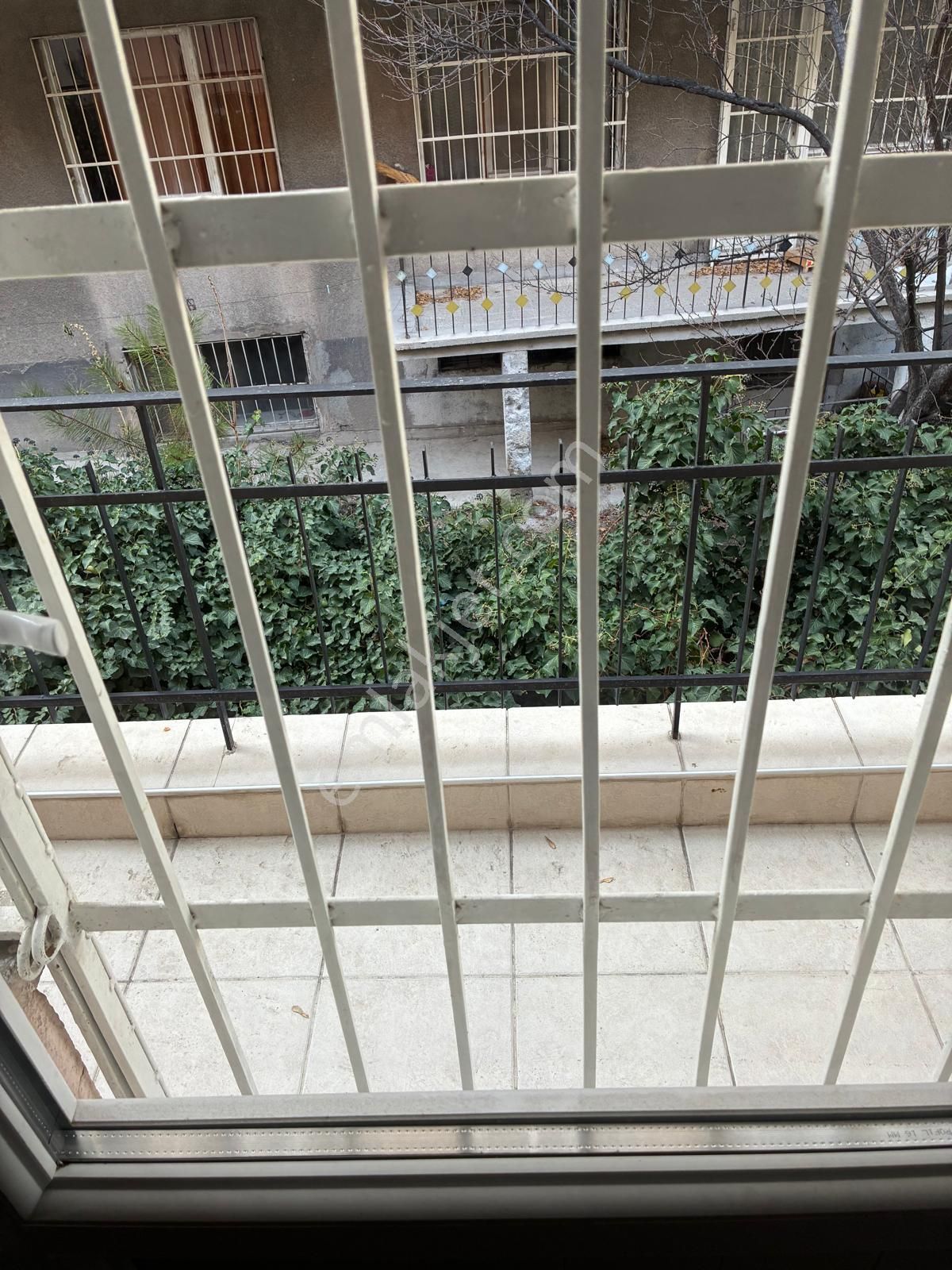 Filiz'den Yukarı Bahçelievler 35.sok Katta Satılık 3+1 Arka Cephe - Görsel 10