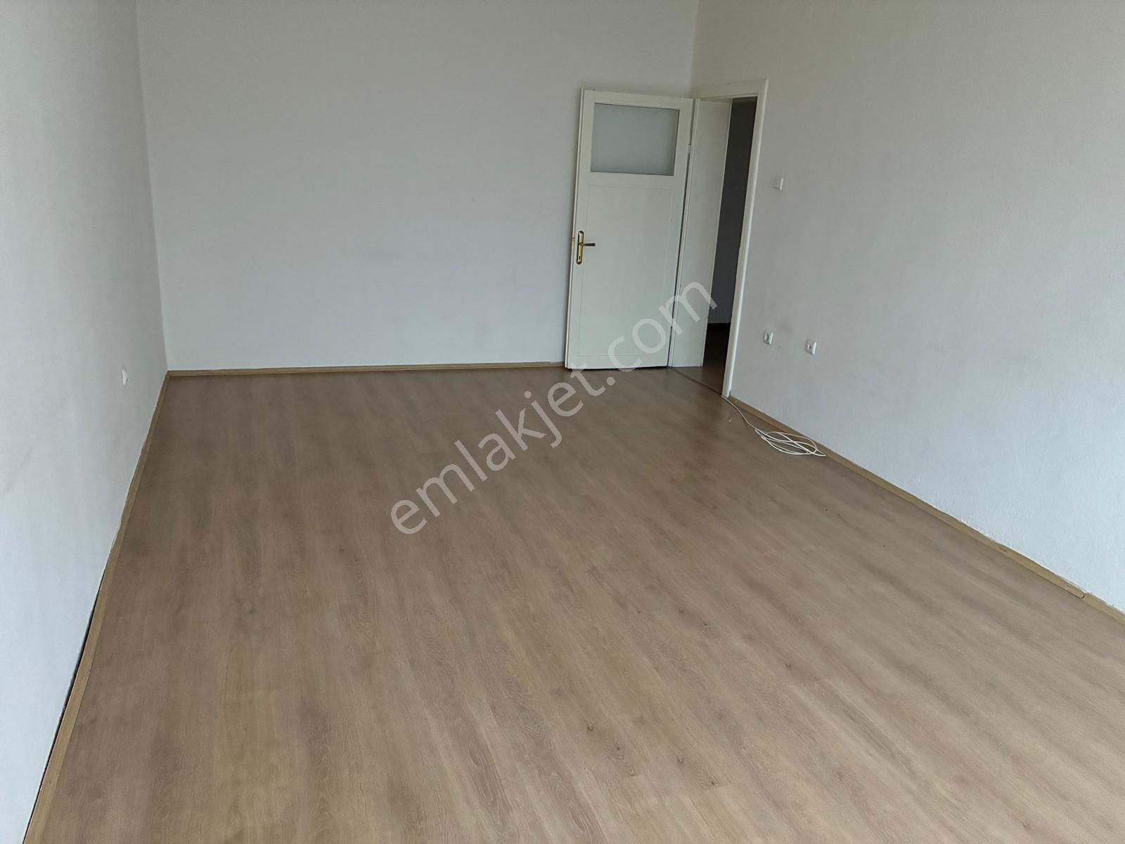 Filiz'den Yukarı Bahçelievler 35.sok Katta Satılık 3+1 Arka Cephe - Görsel 8