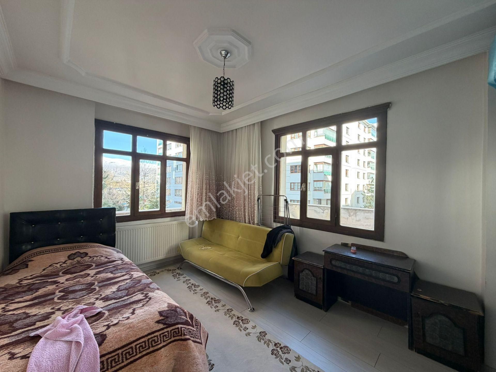 E.gökal Bor Yolu Gökkuşağı Sitesi ! 4+1 Teraslı Geniş ! 1. Kat ! - Görsel 21