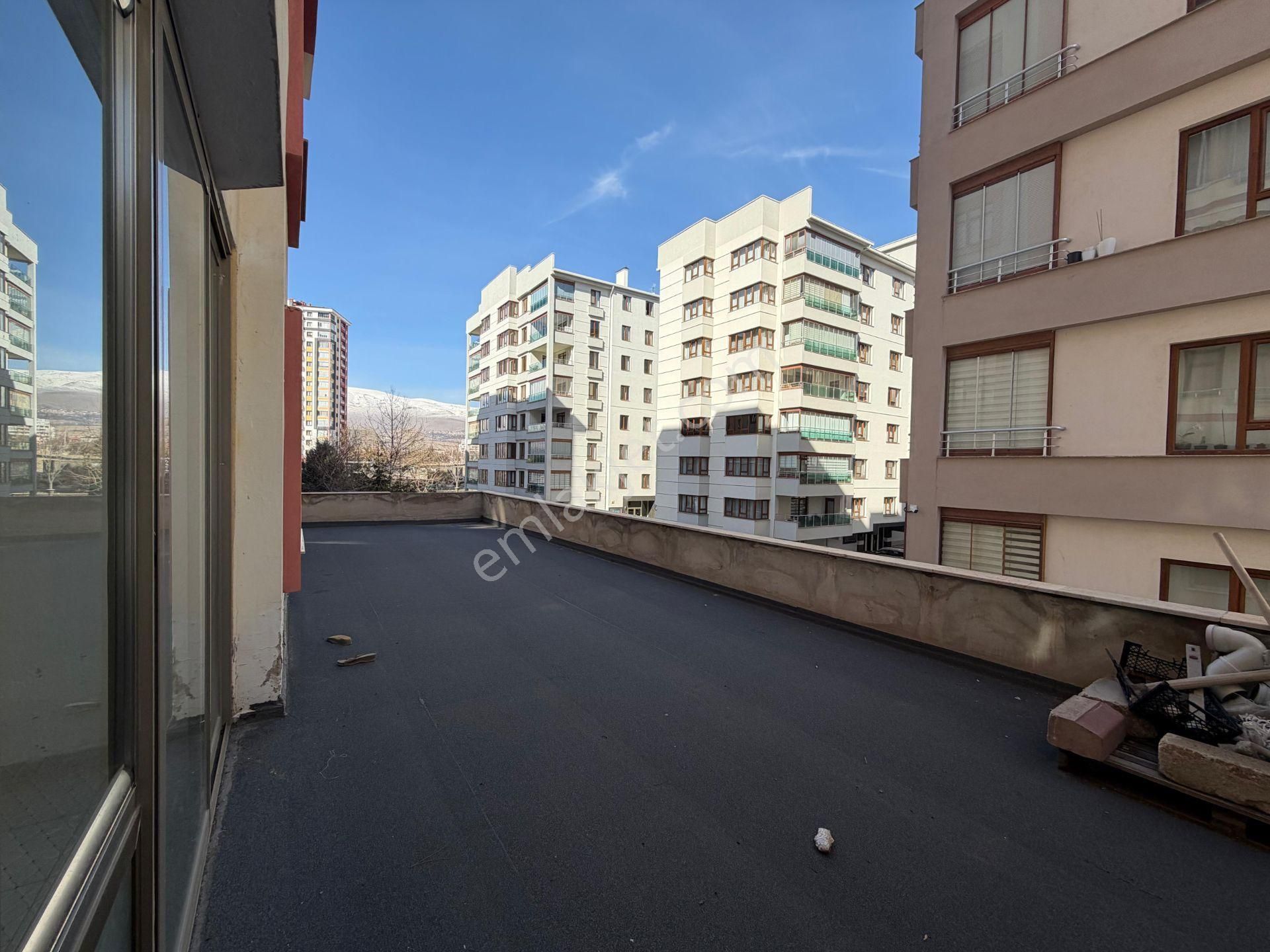 E.gökal Bor Yolu Gökkuşağı Sitesi ! 4+1 Teraslı Geniş ! 1. Kat ! - Görsel 17