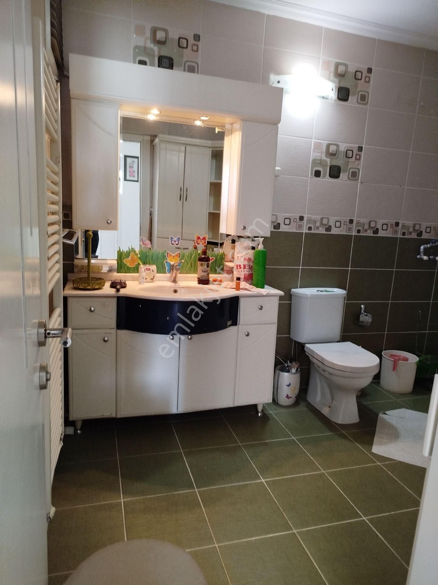 İzmir Bayar Gayrimenkul'den Çevik Bir Meydanı'nda Eşyalı Kiralık Daire - Görsel 8