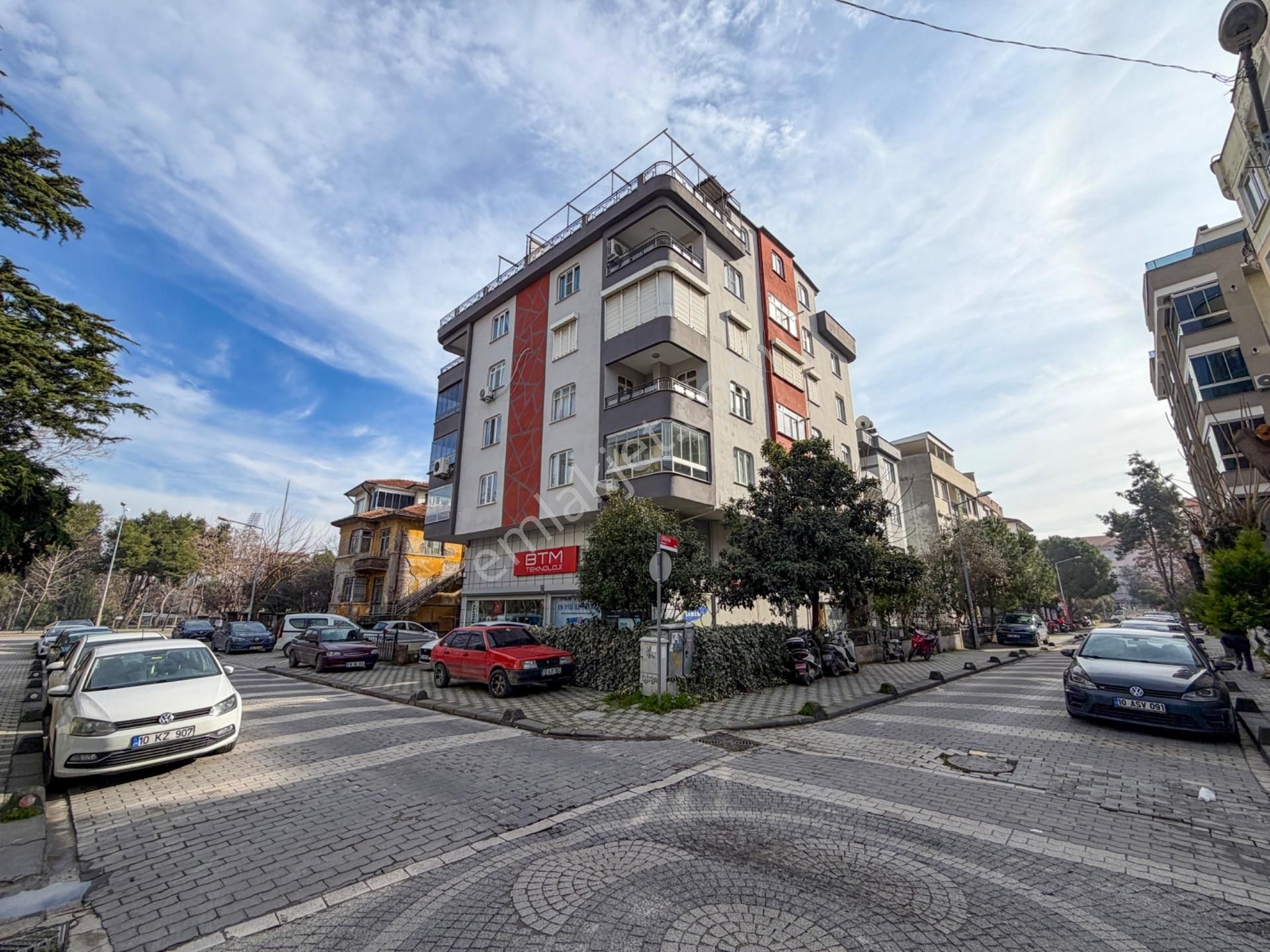 Kasaplar Mah Heykel'e Yakın Satılık Geniş 2+1 Daire - Görsel 3