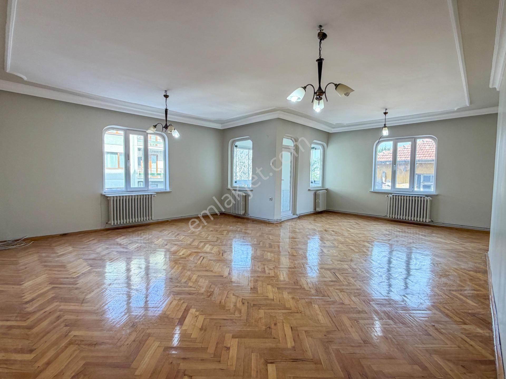 Kasaplar Mah Heykel'e Yakın Satılık Geniş 2+1 Daire - Görsel 6