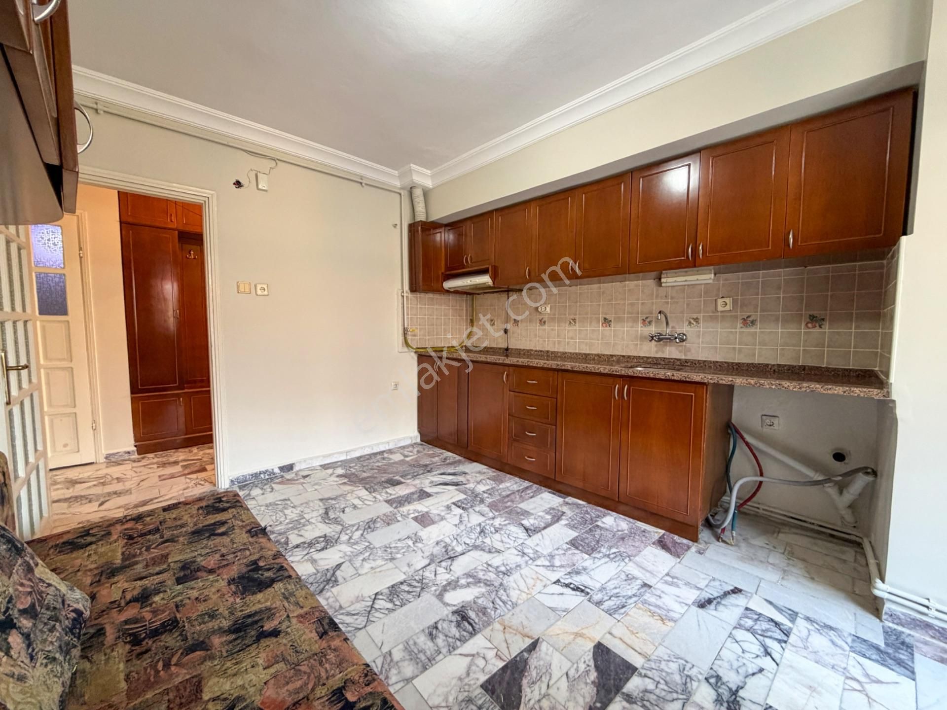 Kasaplar Mah Heykel'e Yakın Satılık Geniş 2+1 Daire - Görsel 15