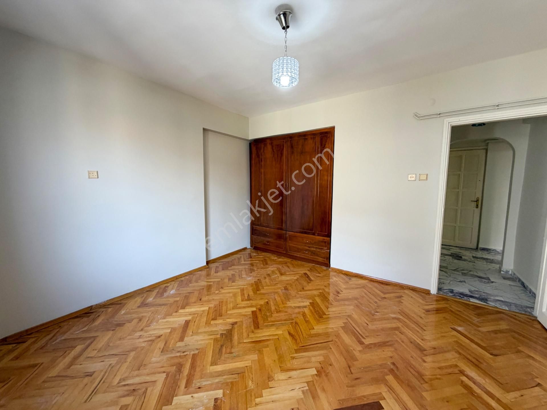 Kasaplar Mah Heykel'e Yakın Satılık Geniş 2+1 Daire - Görsel 23