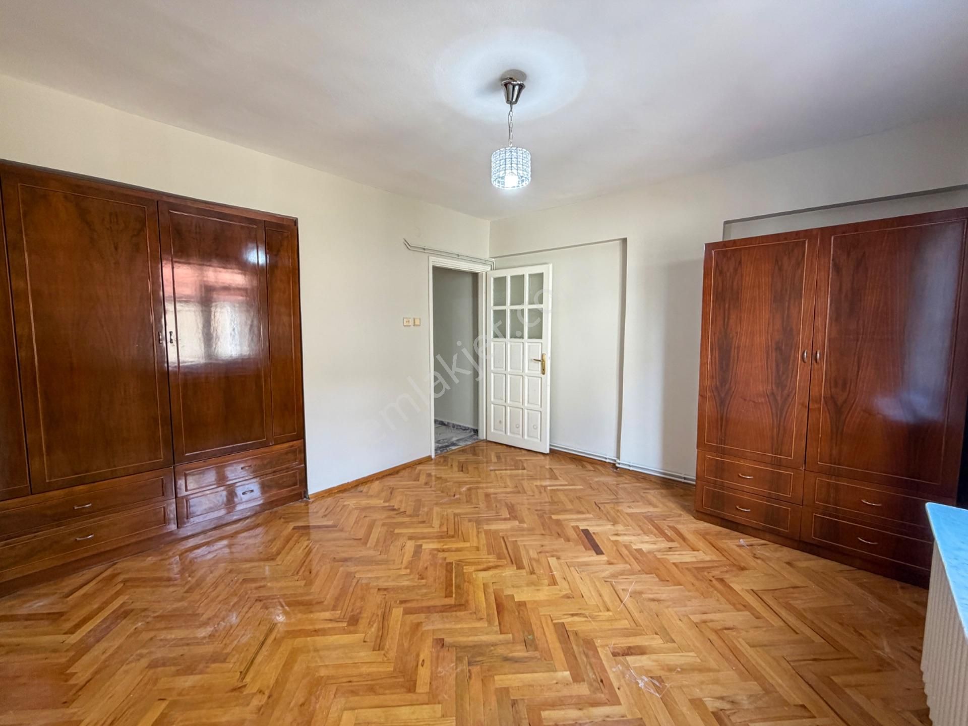 Kasaplar Mah Heykel'e Yakın Satılık Geniş 2+1 Daire - Görsel 24