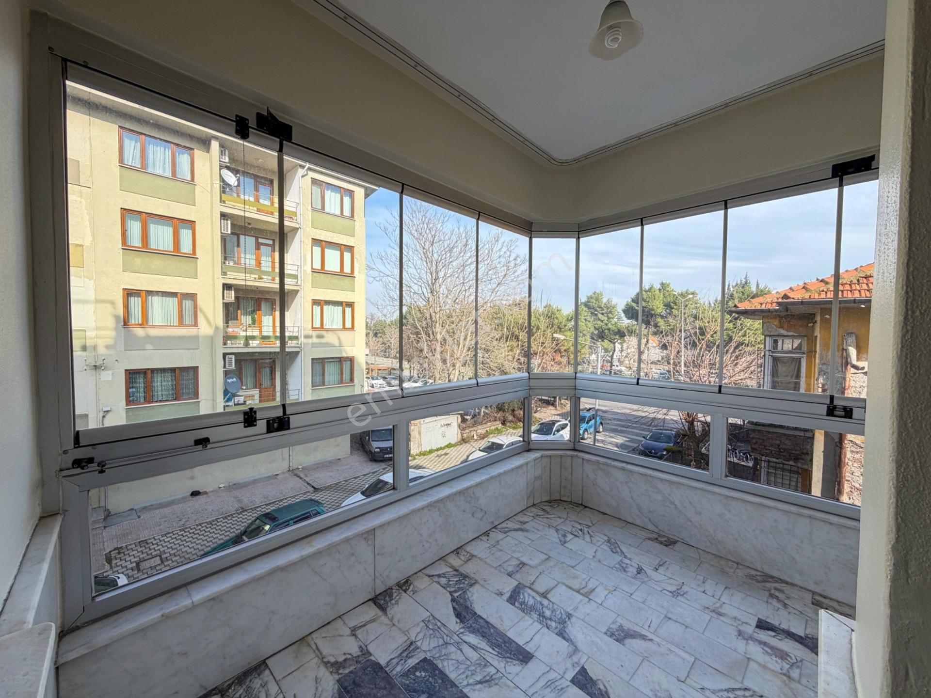 Kasaplar Mah Heykel'e Yakın Satılık Geniş 2+1 Daire - Görsel 11