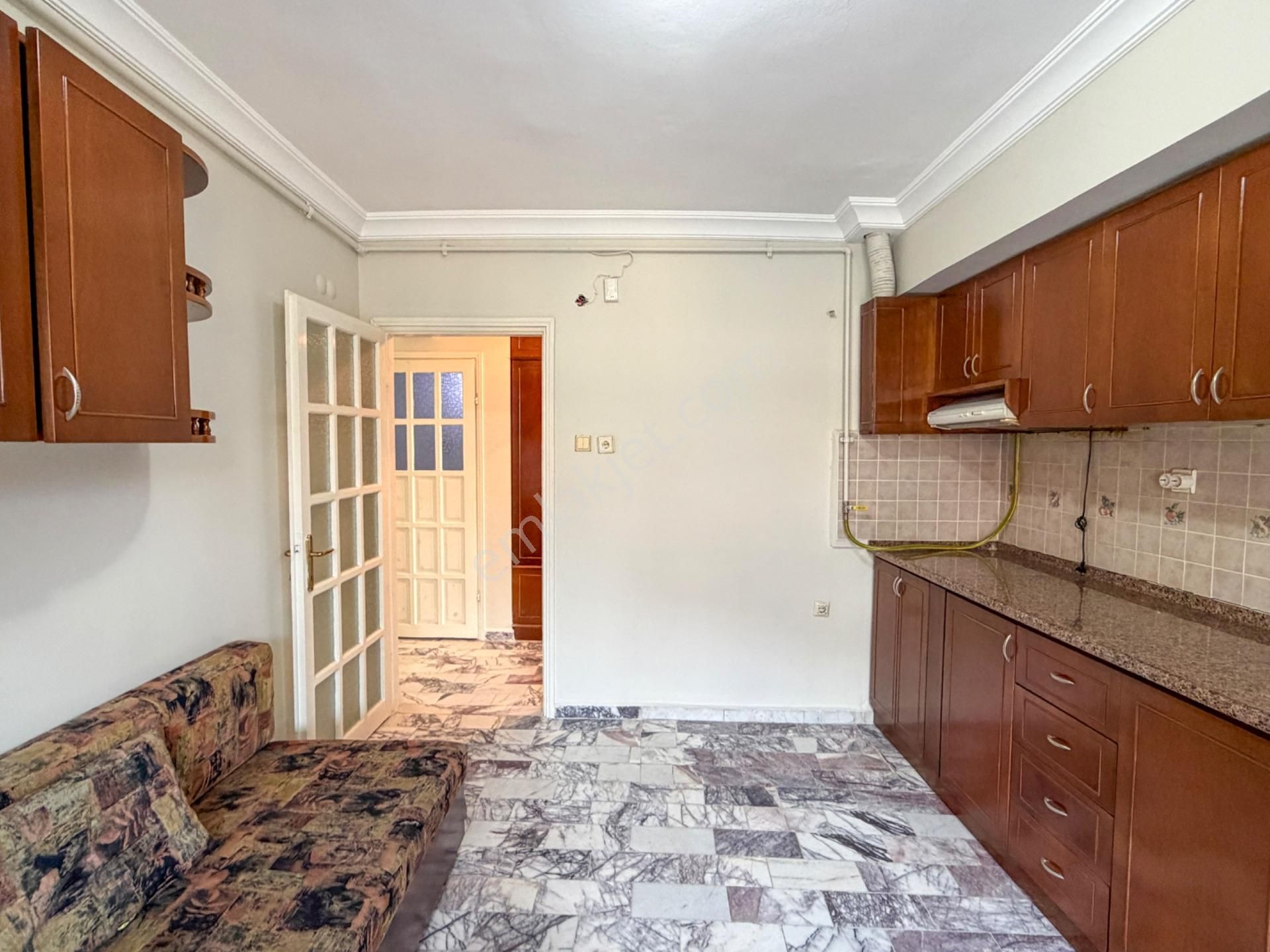 Kasaplar Mah Heykel'e Yakın Satılık Geniş 2+1 Daire - Görsel 16