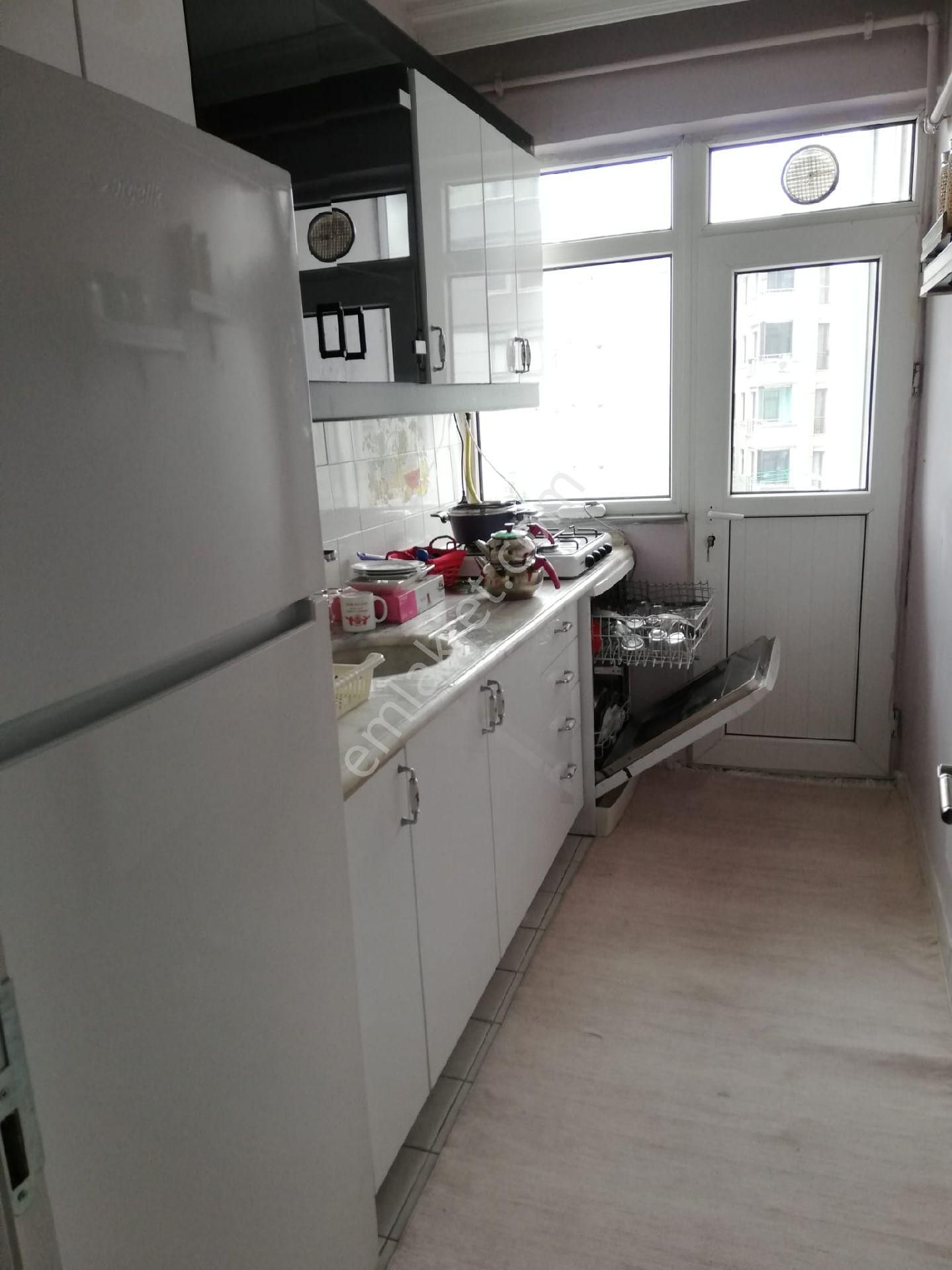S.evlerde Metrobüse 10dk.eşyaları Sifir Asansörlü 2+1 80m2 Full Eşyalı Lüx Kiralik Daire - Görsel 4