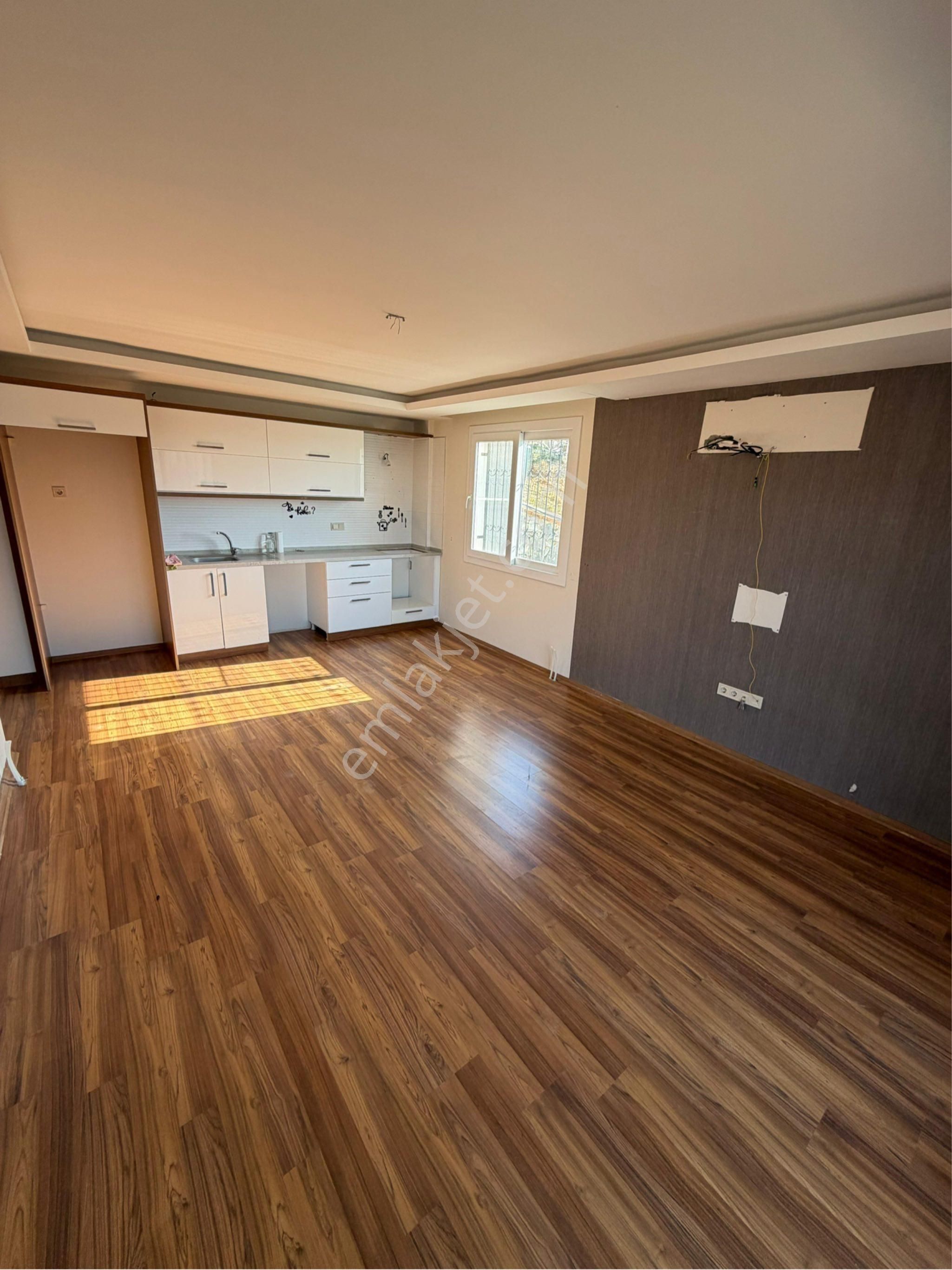 Değirmendere'de Havuzlu Sitede Deniz Manzaralı 3+1 Satılık Bahçe Katı Daire - Görsel 2