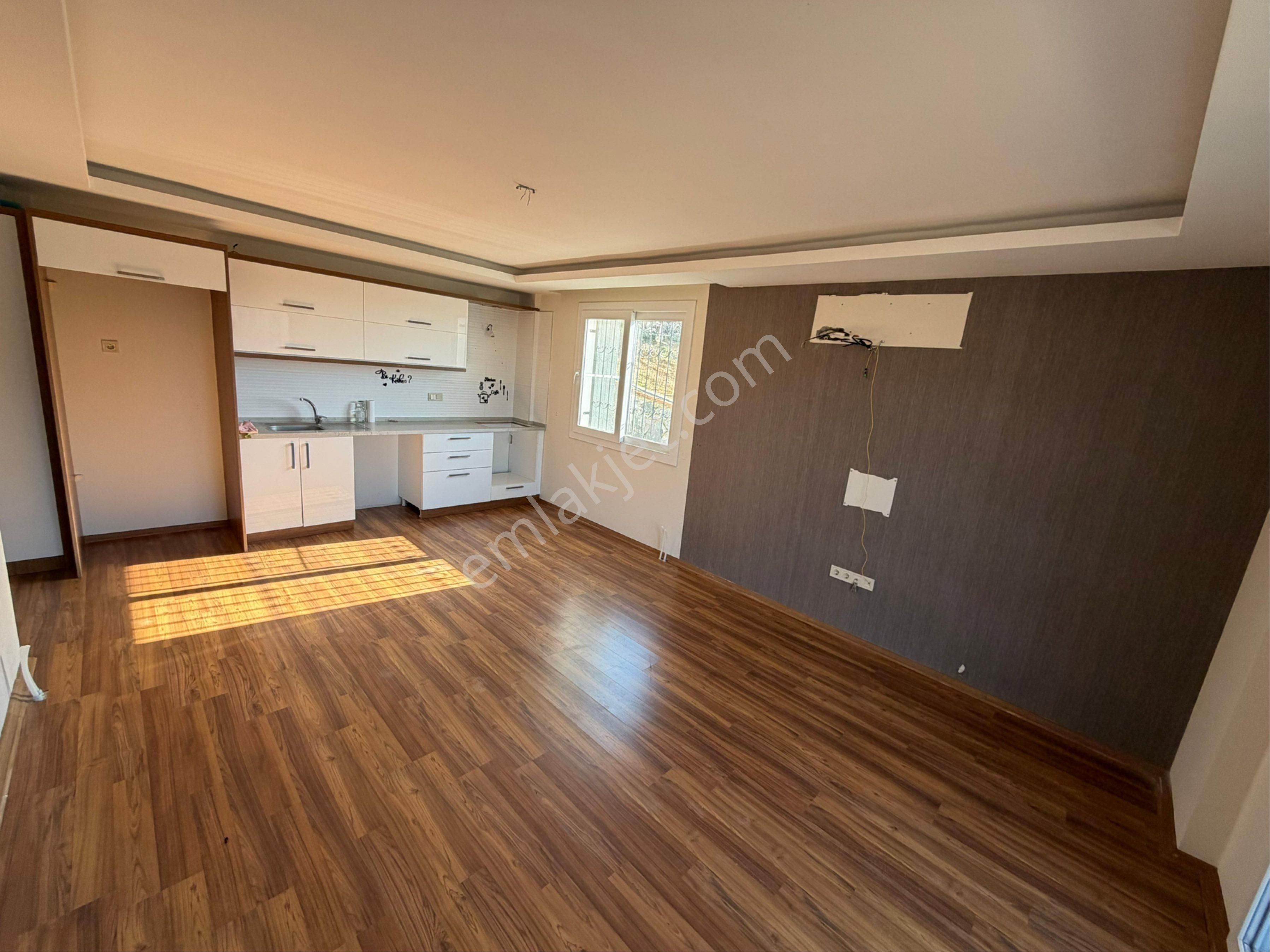 Değirmendere'de Havuzlu Sitede Deniz Manzaralı 3+1 Satılık Bahçe Katı Daire - Görsel 3