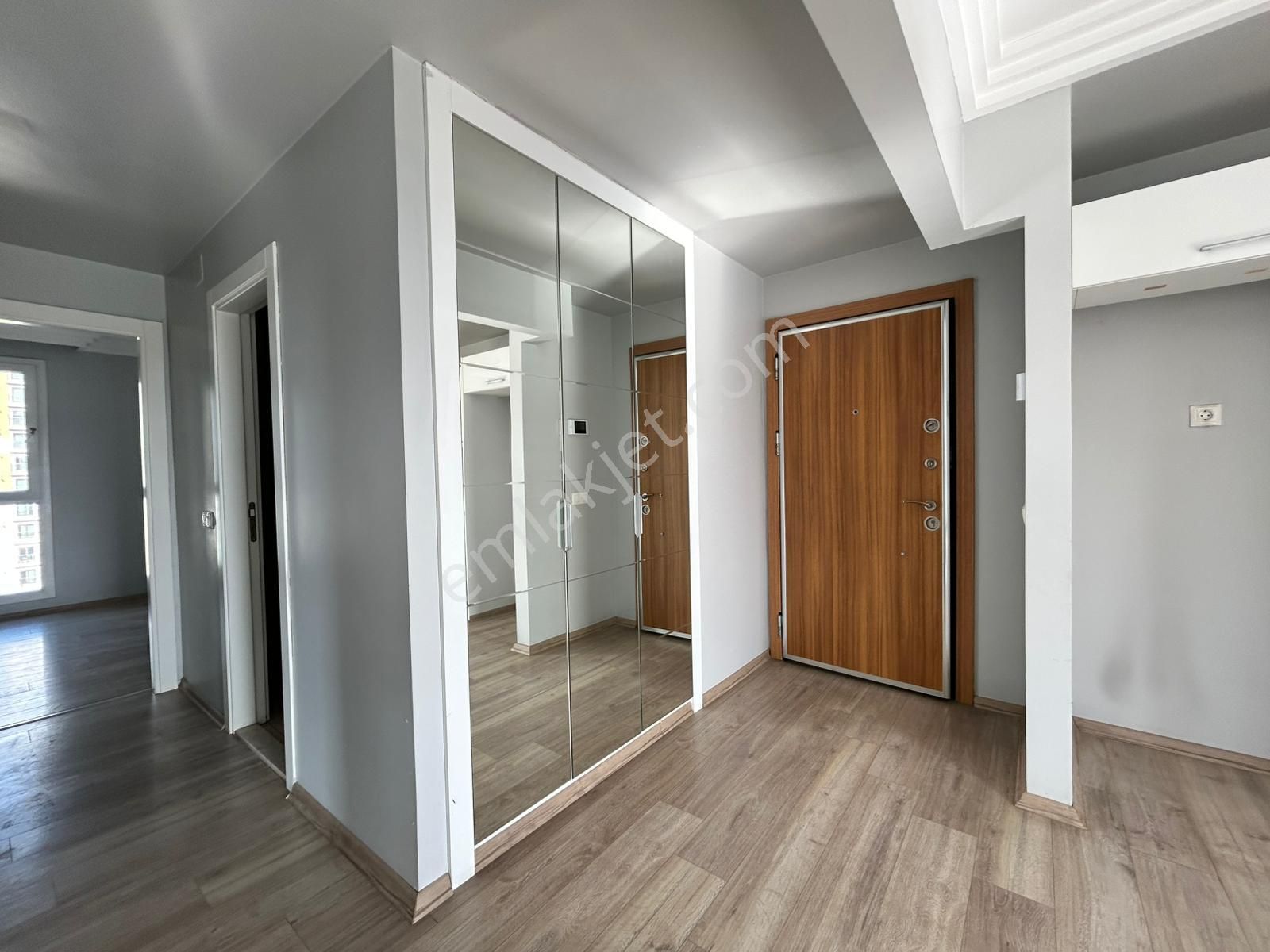 Adana Gürselpaşa'da Güvenlikli Havuzlu Sosyal Donatılı Sitede 3+1 Aylık Kiralık Doğalgazlı Daire - Görsel 14