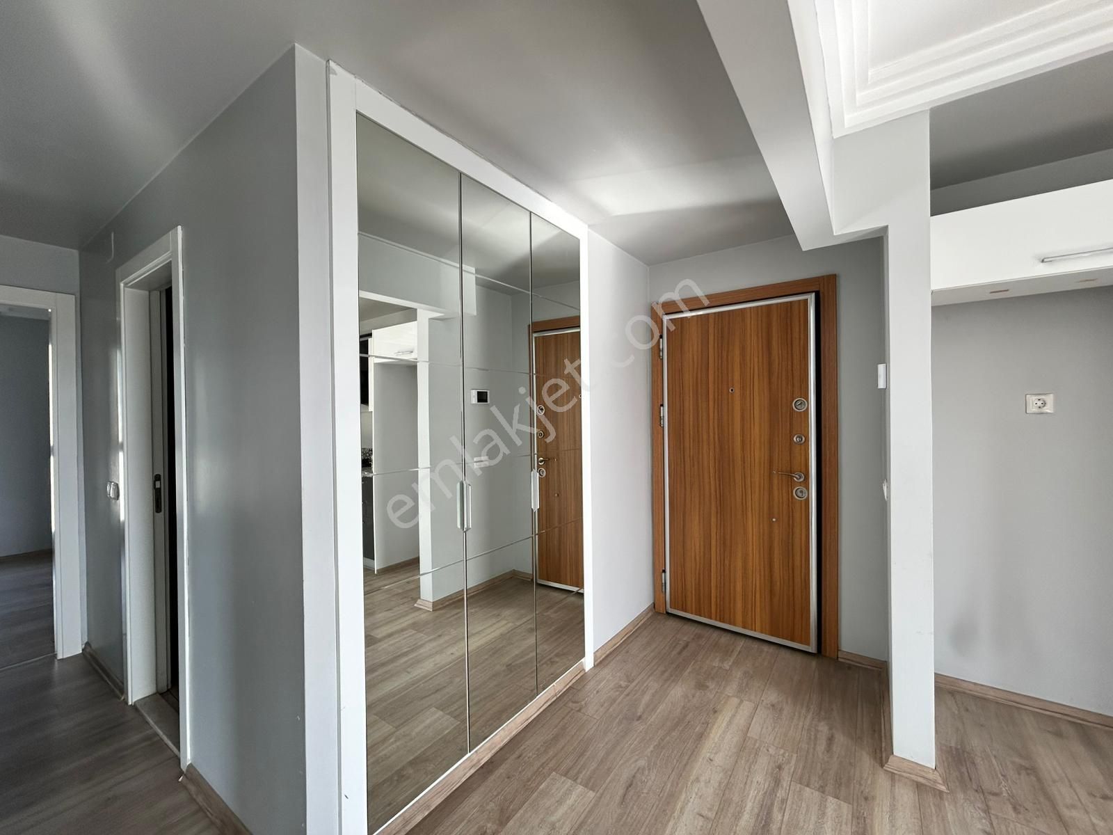 Adana Gürselpaşa'da Güvenlikli Havuzlu Sosyal Donatılı Sitede 3+1 Aylık Kiralık Doğalgazlı Daire - Görsel 10