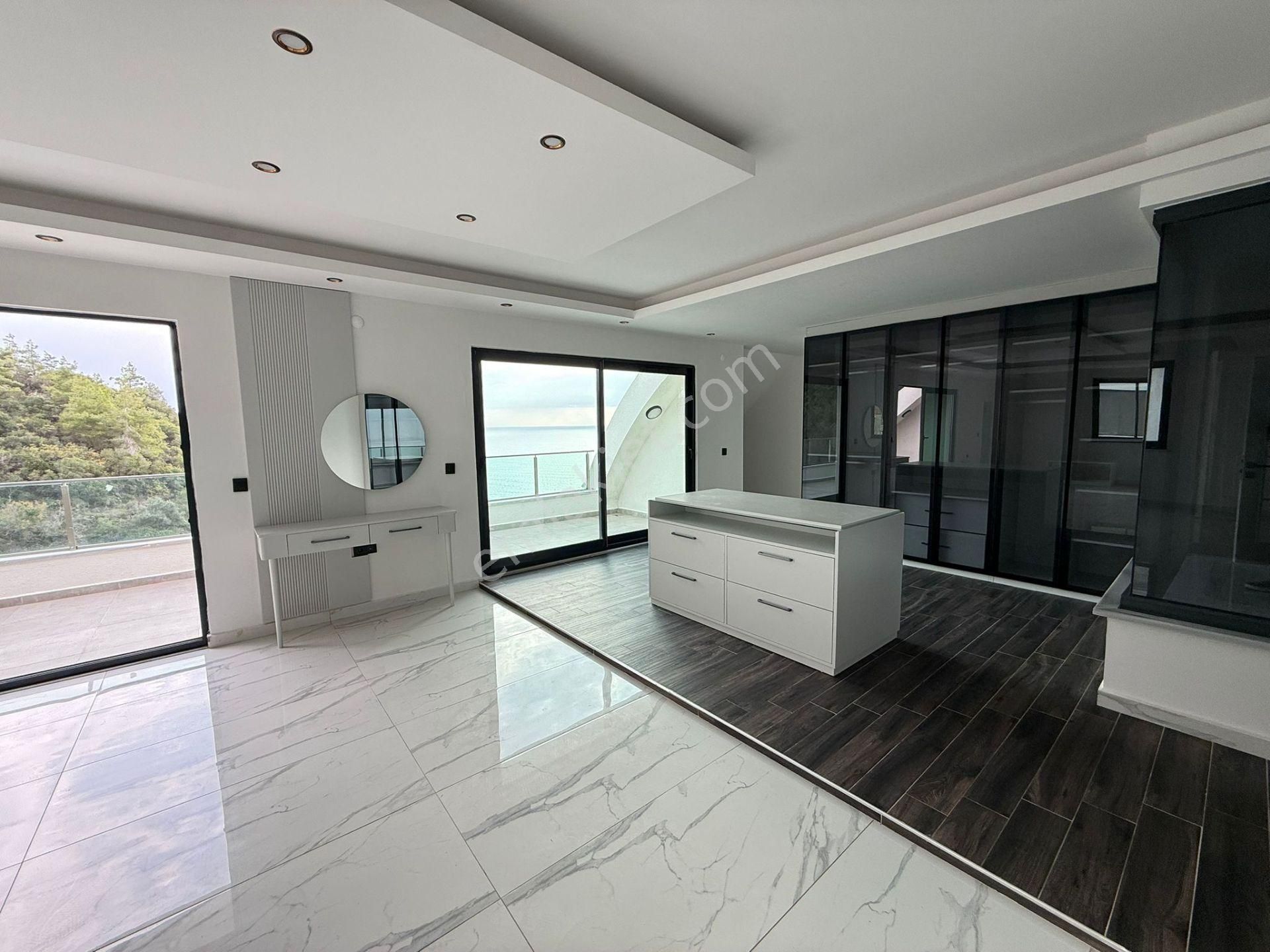 Alanya Kargıcak'ta Müstakil Havuzlu 4+1 420 M2 Triplex Villa - Görsel 2