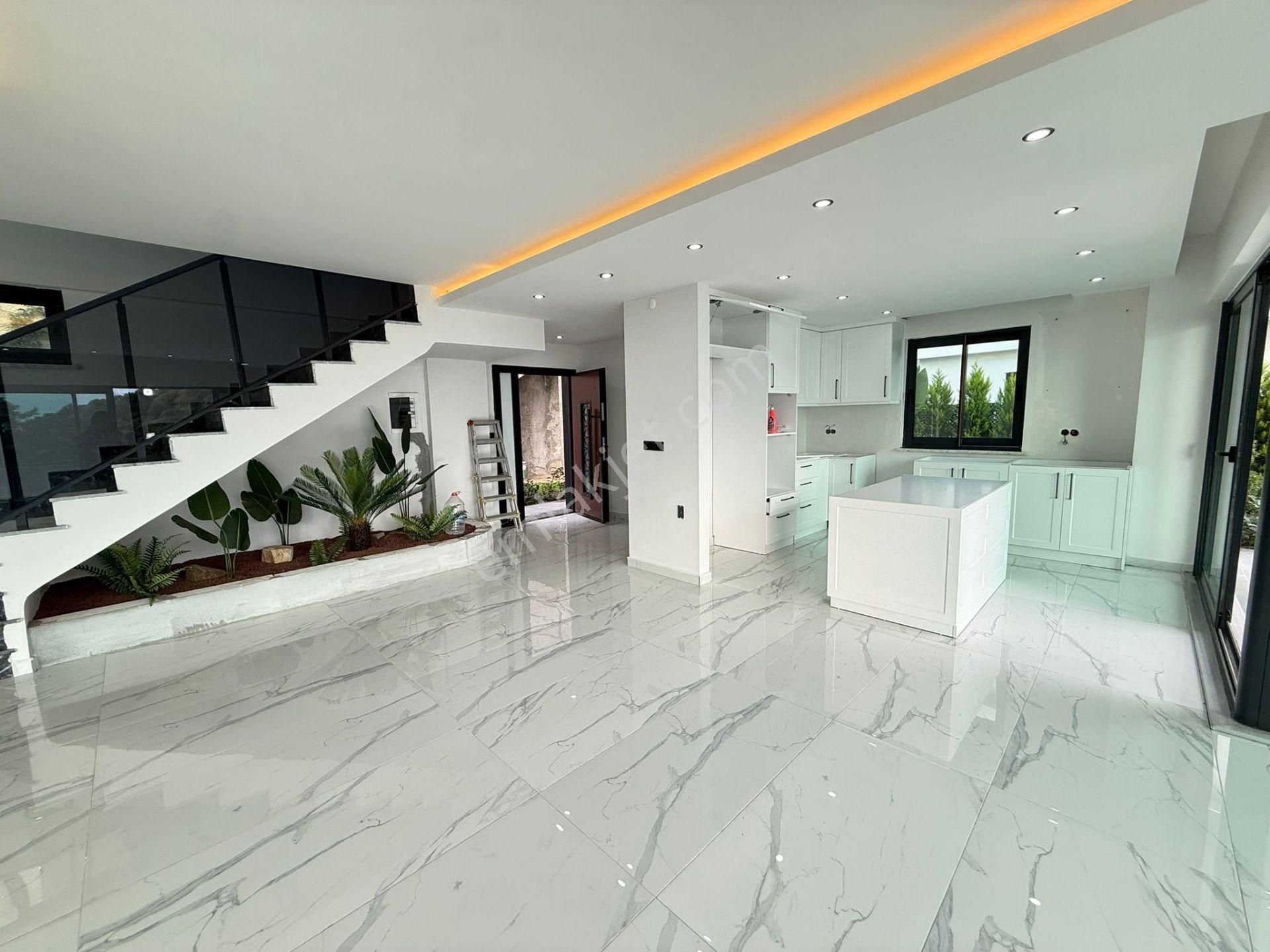 Alanya Kargıcak'ta Müstakil Havuzlu 4+1 420 M2 Triplex Villa - Görsel 9