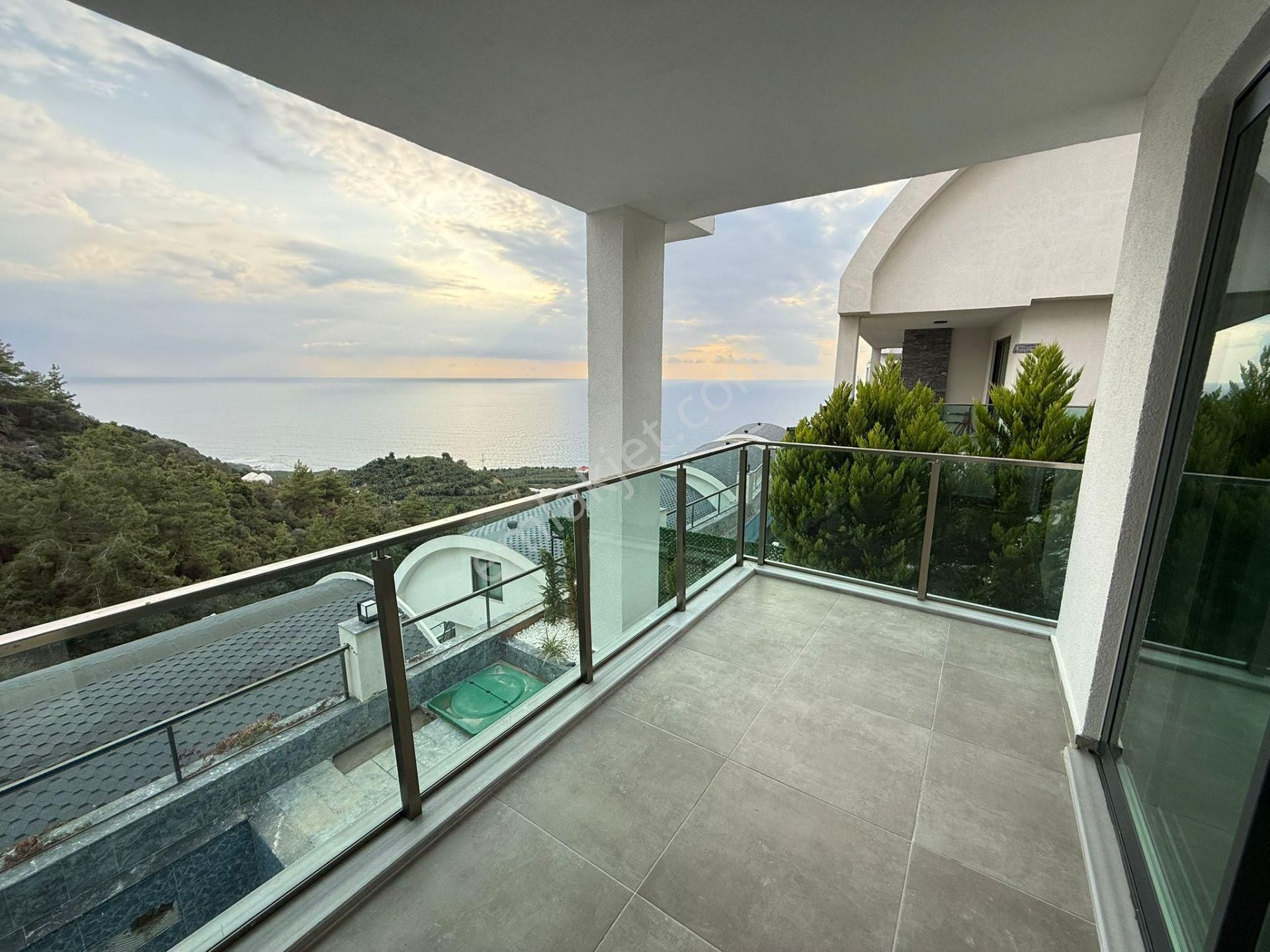 Alanya Kargıcak'ta Müstakil Havuzlu 4+1 420 M2 Triplex Villa - Görsel 15