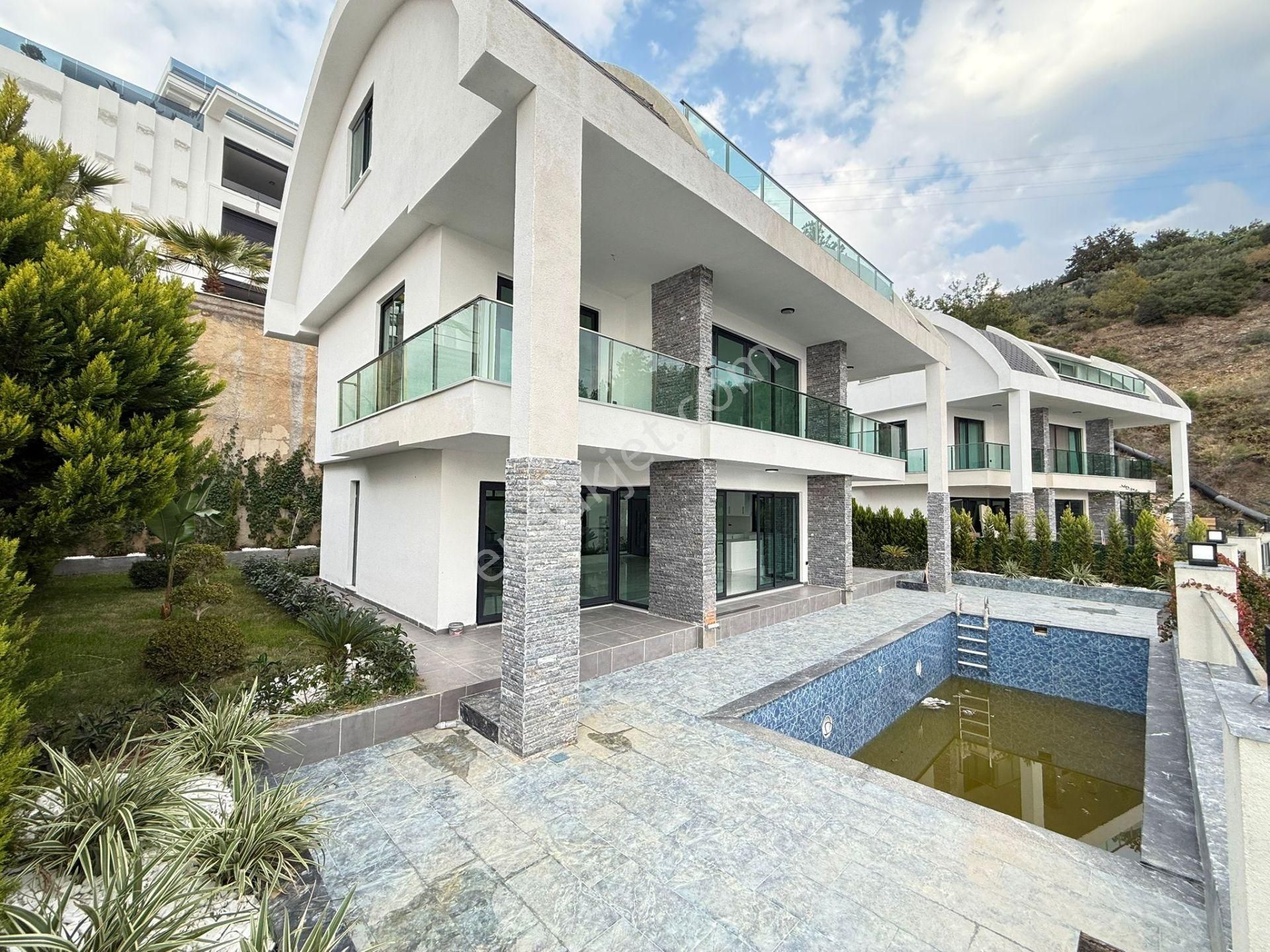 Alanya Kargıcak'ta Müstakil Havuzlu 4+1 420 M2 Triplex Villa - Görsel 12