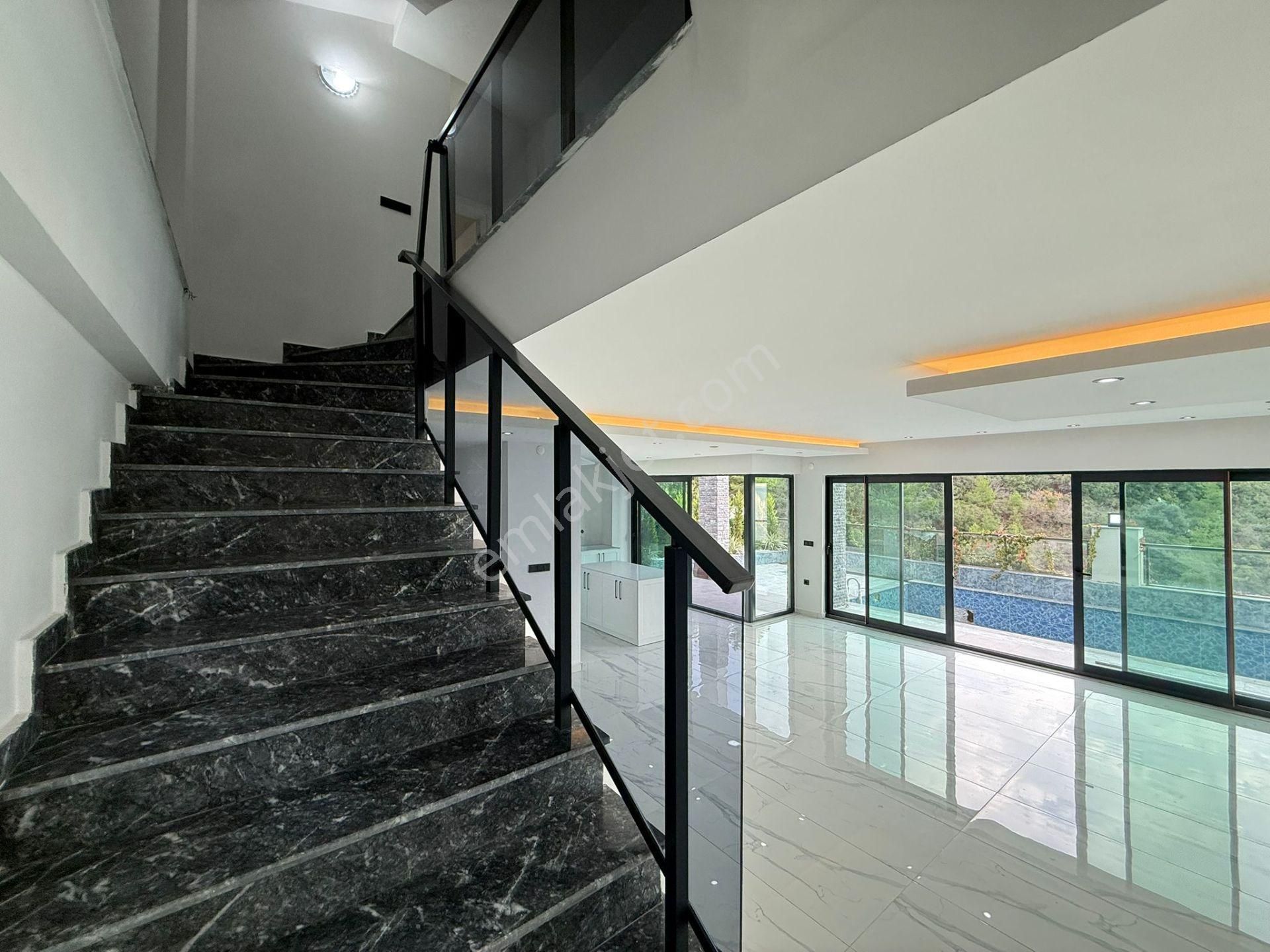 Alanya Kargıcak'ta Müstakil Havuzlu 4+1 420 M2 Triplex Villa - Görsel 21