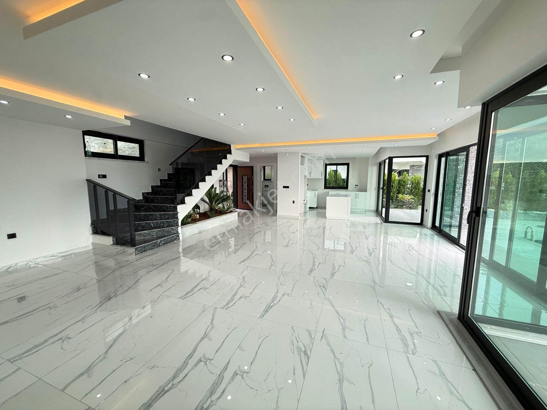 Alanya Kargıcak'ta Müstakil Havuzlu 4+1 420 M2 Triplex Villa - Görsel 6