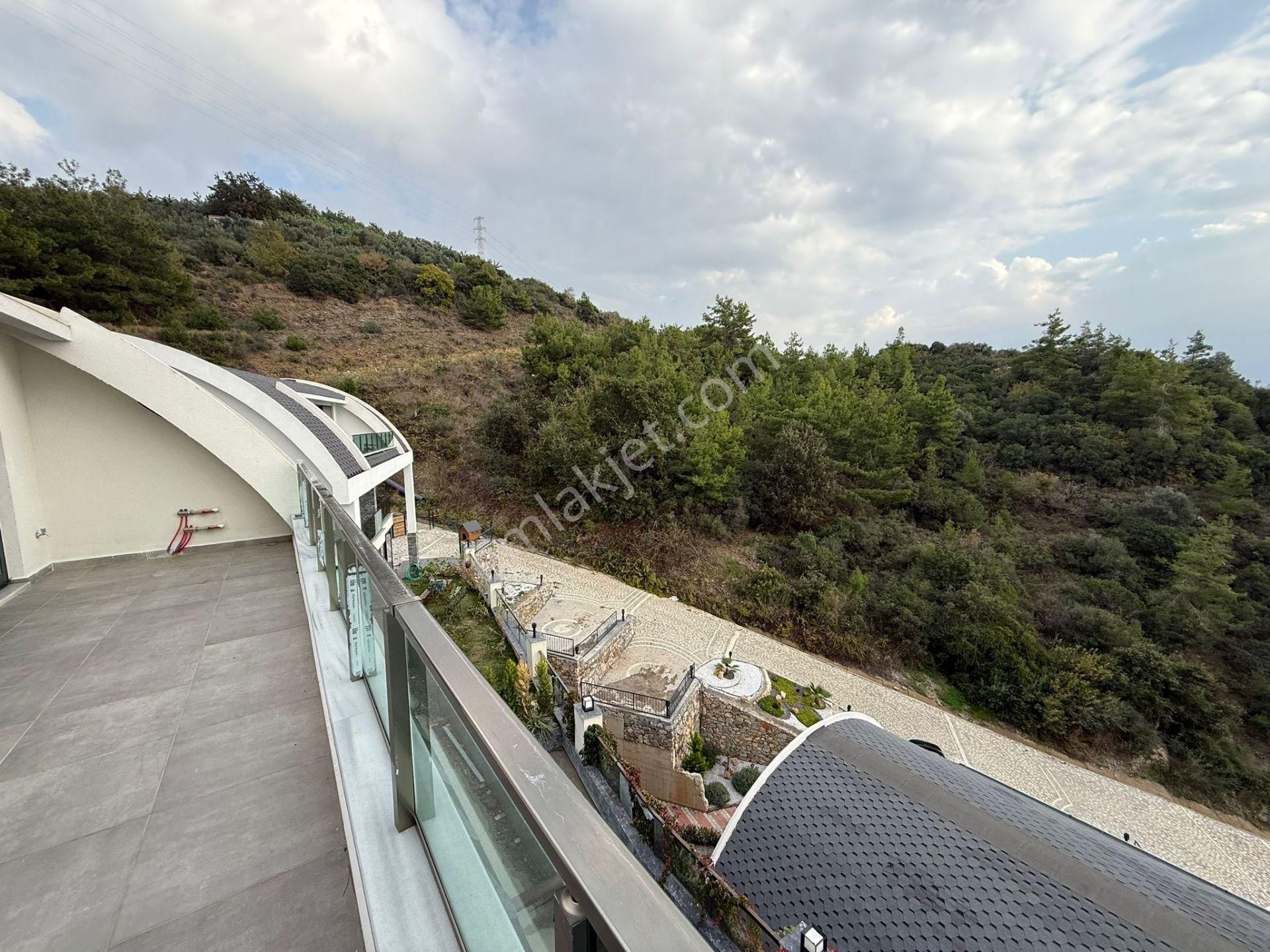 Alanya Kargıcak'ta Müstakil Havuzlu 4+1 420 M2 Triplex Villa - Görsel 3