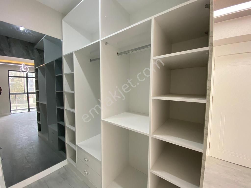 Pursaklar Mehmet Zengin Emlak'tan Kapalı Otoparklı Çift Banyolu 13.kat 4+1 Lüks Sitede Daire - Görsel 33