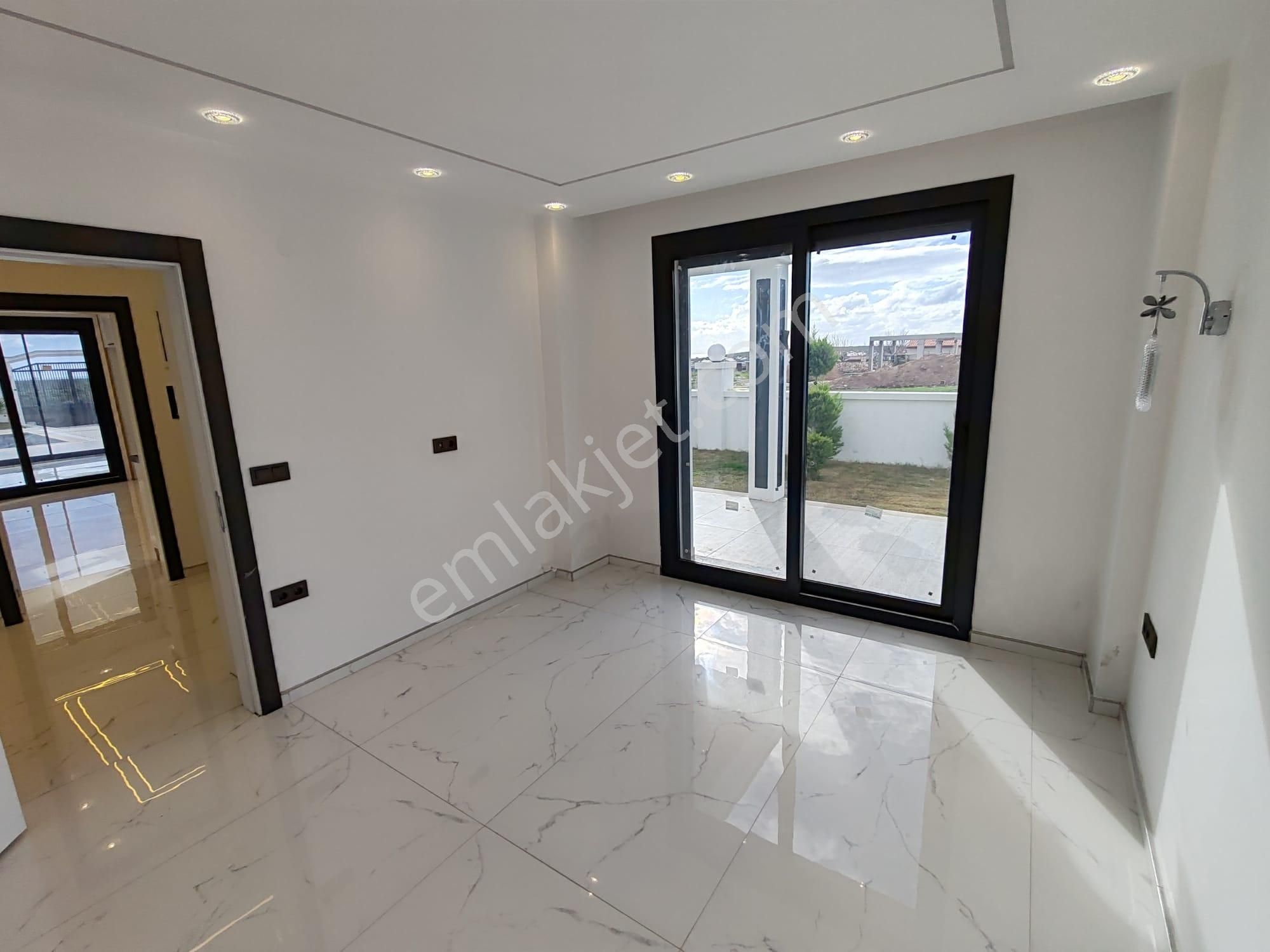 Didim Merkezde 4+1 Lüks Villa 600m2 Arsa İçinde - Görsel 18