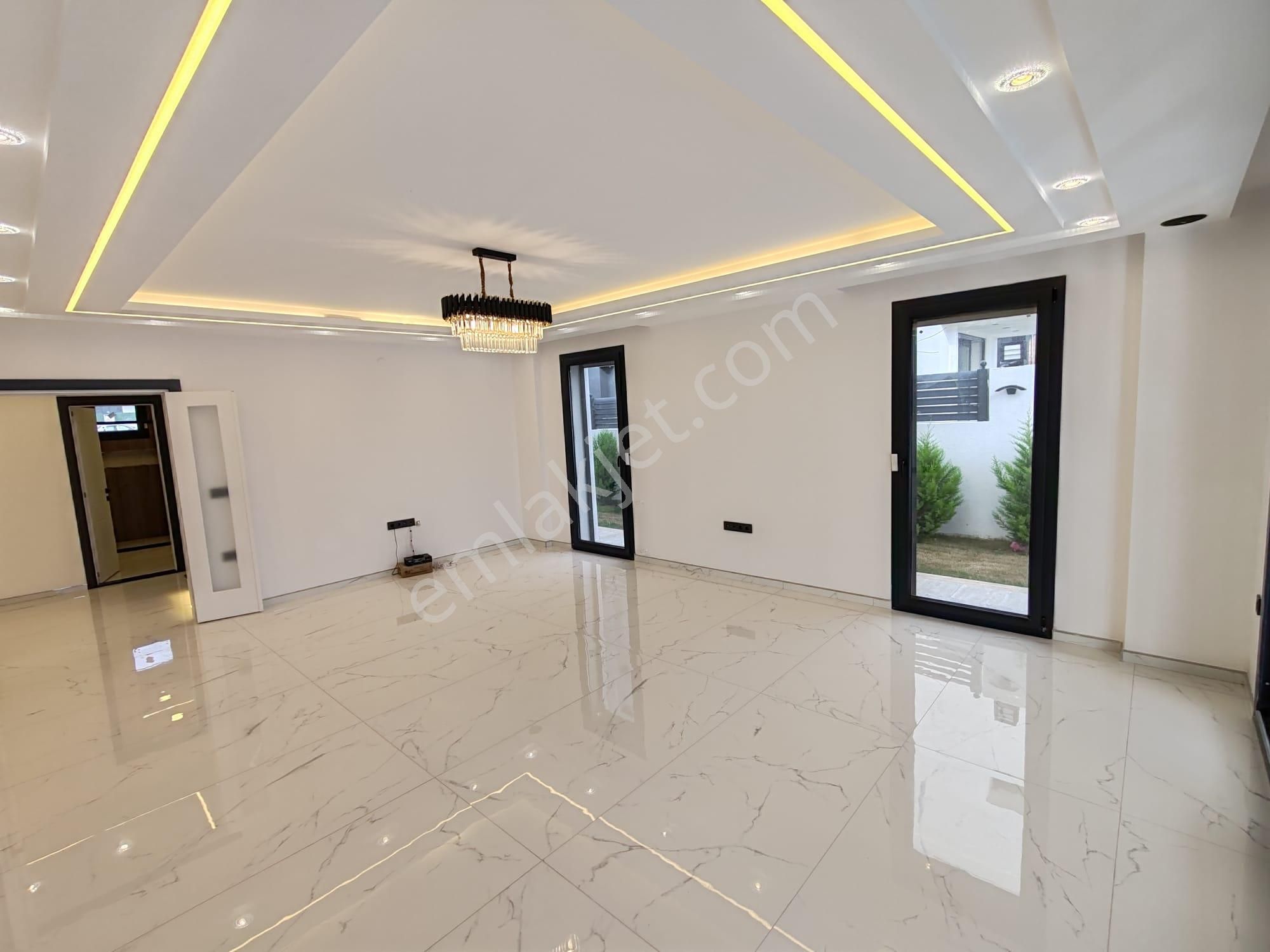 Didim Merkezde 4+1 Lüks Villa 600m2 Arsa İçinde - Görsel 15