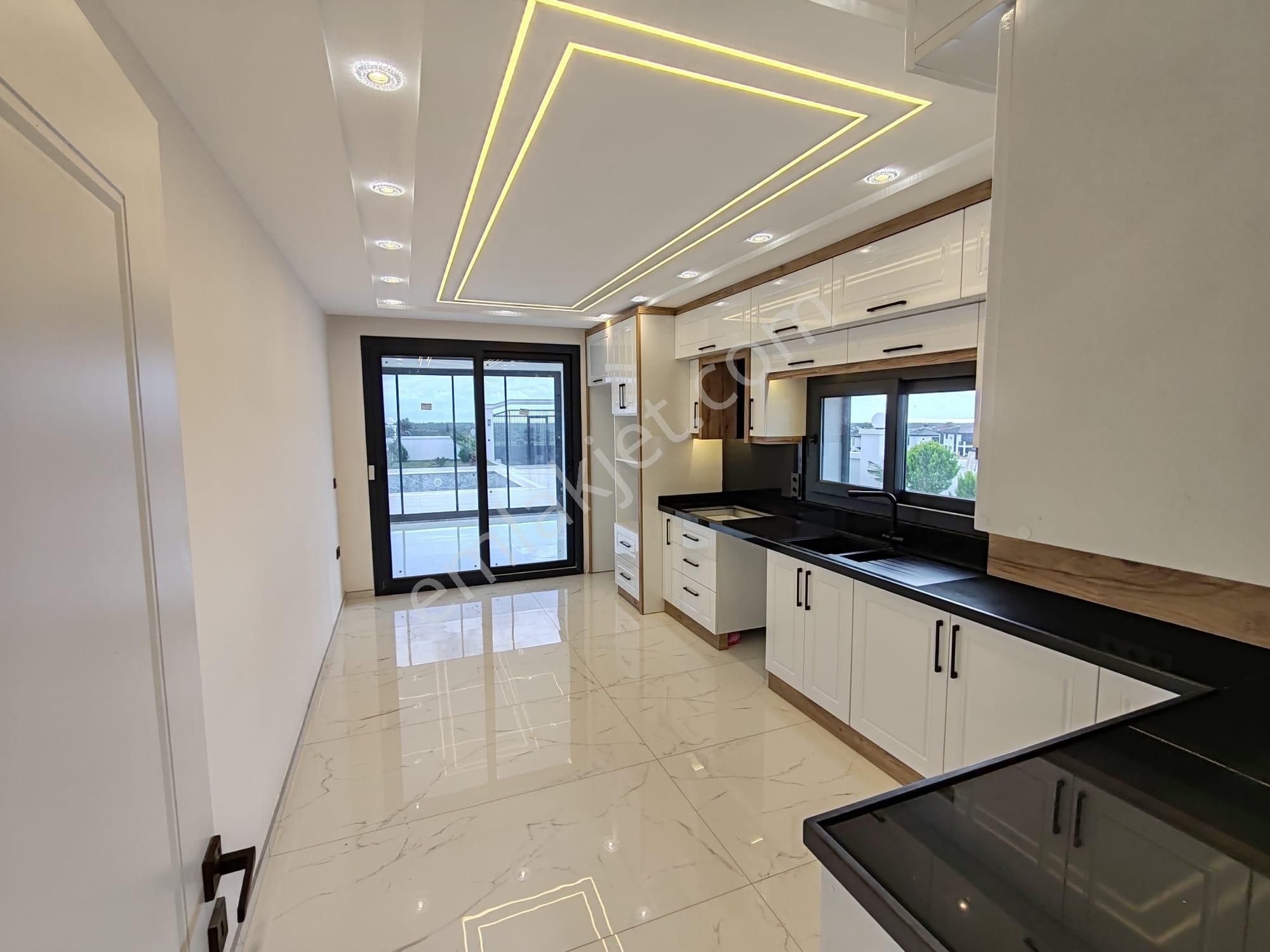 Didim Merkezde 4+1 Lüks Villa 600m2 Arsa İçinde - Görsel 11