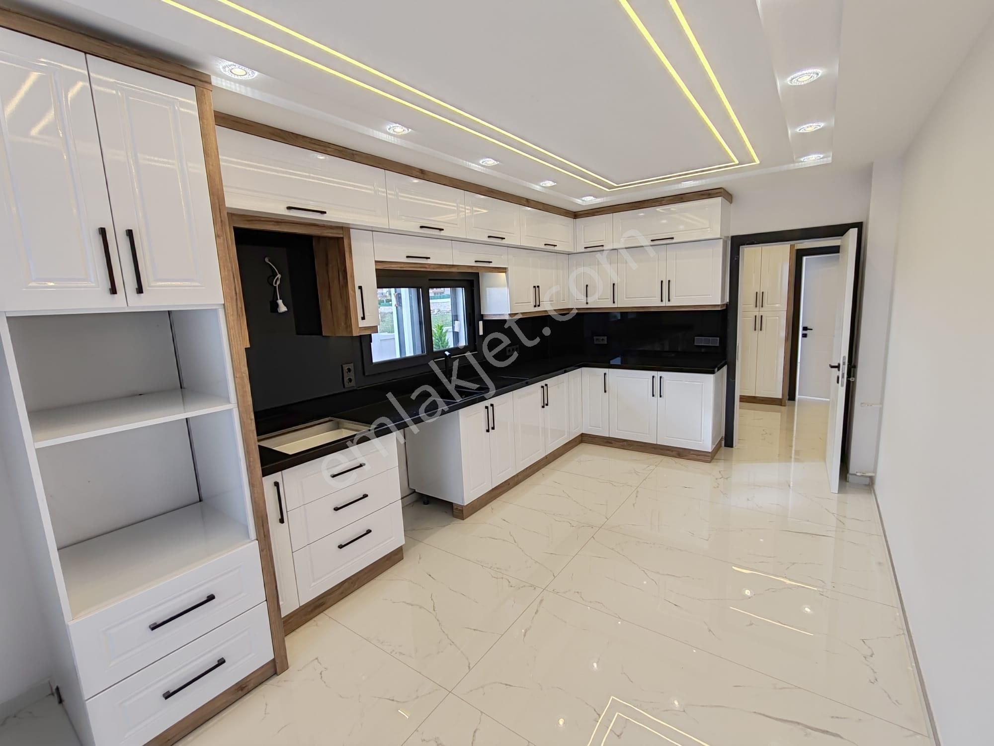 Didim Merkezde 4+1 Lüks Villa 600m2 Arsa İçinde - Görsel 12