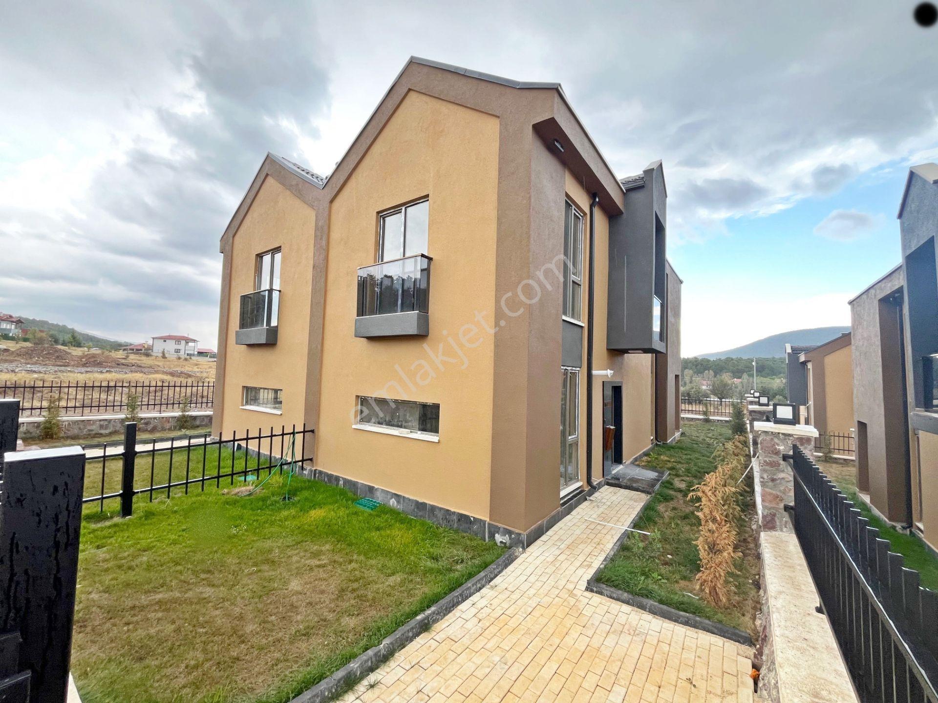 Myg'den Çamlıdere'de Satılık Sıfır Dubleks Full Yapılı Villa - Görsel 35