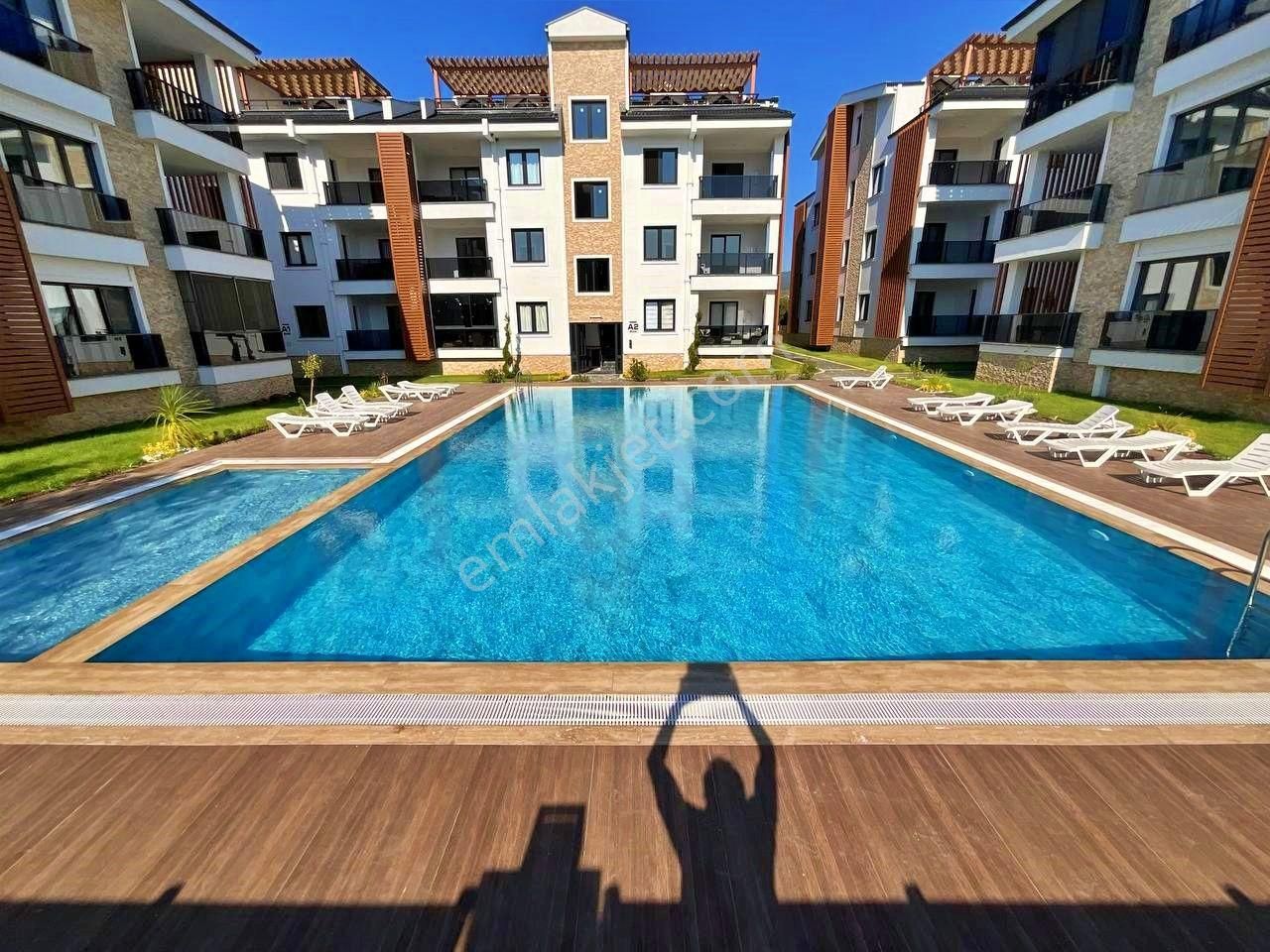 Uytundan Akçay-güre Arasında Havuzlu Ultralüks 1+1 Daire - Görsel 2