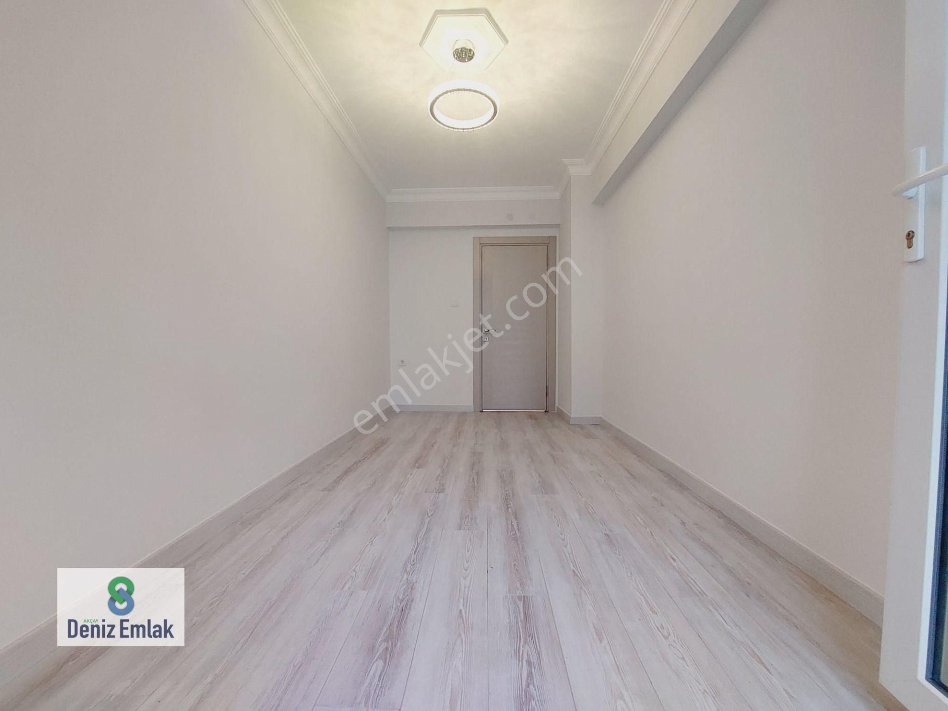 Denizden Akçayda Öncephe Komple Tadilatlı Satılık 3+1 Daire. - Görsel 10