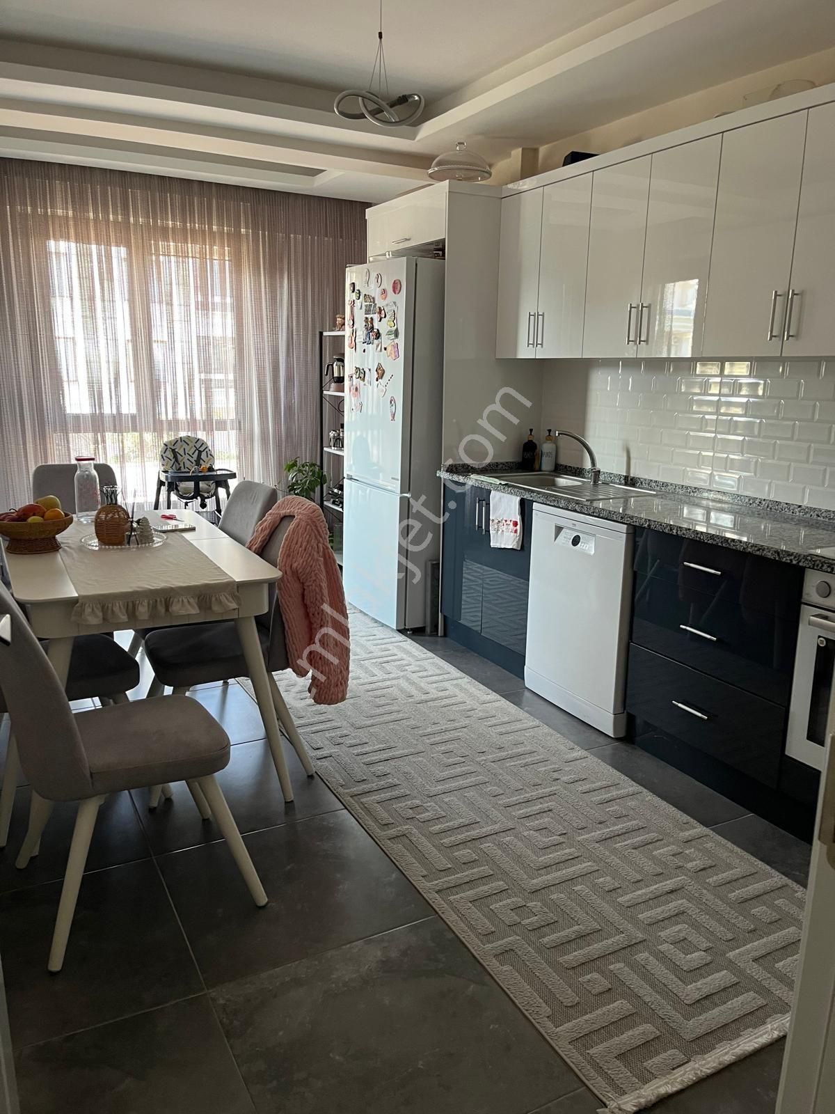 Aysu Konut Emlaktan Satıkık Doğalgazlı 7 Yaş Efendi Mahallesi 2+1 1. Kat Manisa Akhisarda