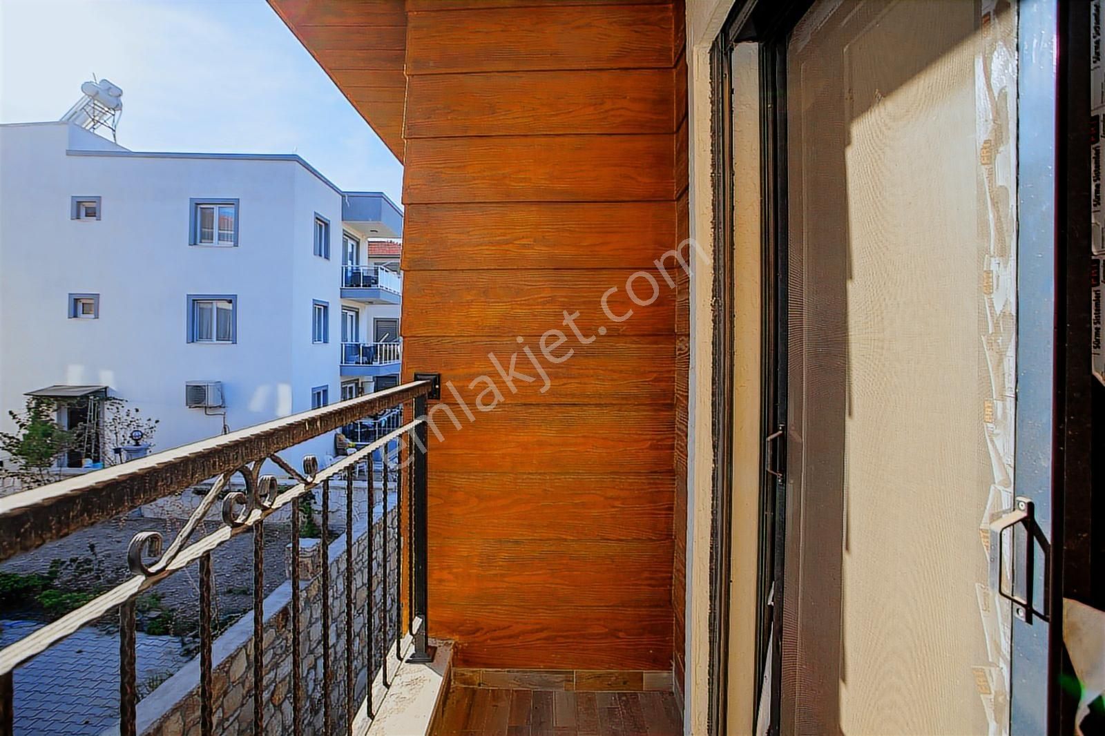 Foça Bağarası Kazım Dirik Mah. Anayola Yakın Kiralık 2+1 Daire - Görsel 18