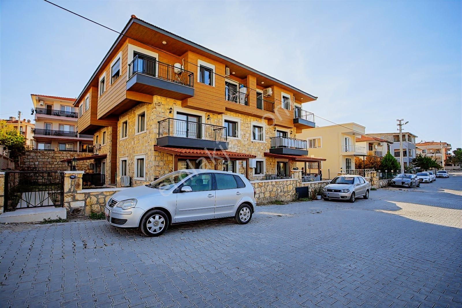 Foça Bağarası Kazım Dirik Mah. Anayola Yakın Kiralık 2+1 Daire - Görsel 15