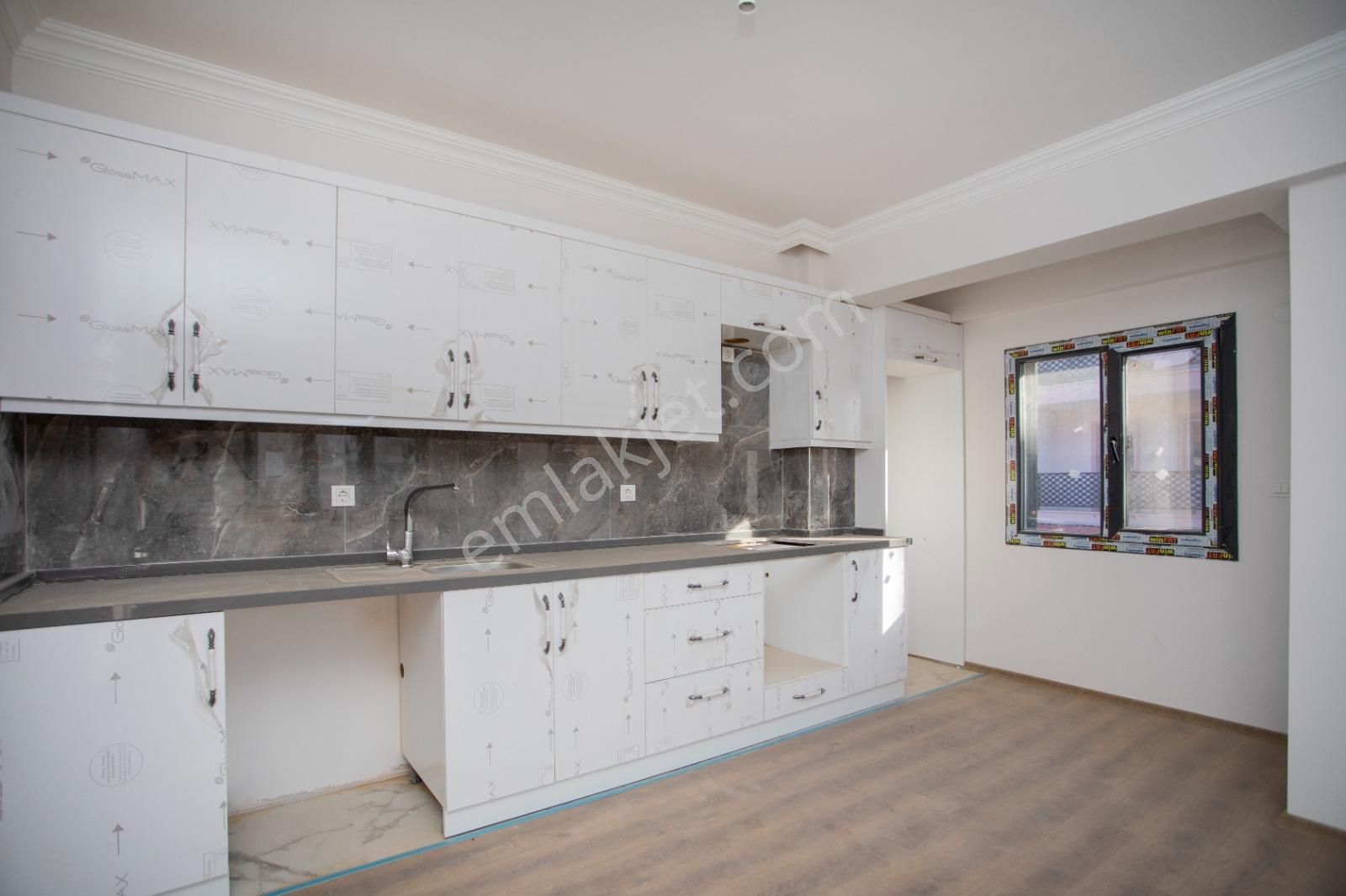 Foça Bağarası Kazım Dirik Mah. Anayola Yakın Kiralık 2+1 Daire - Görsel 27