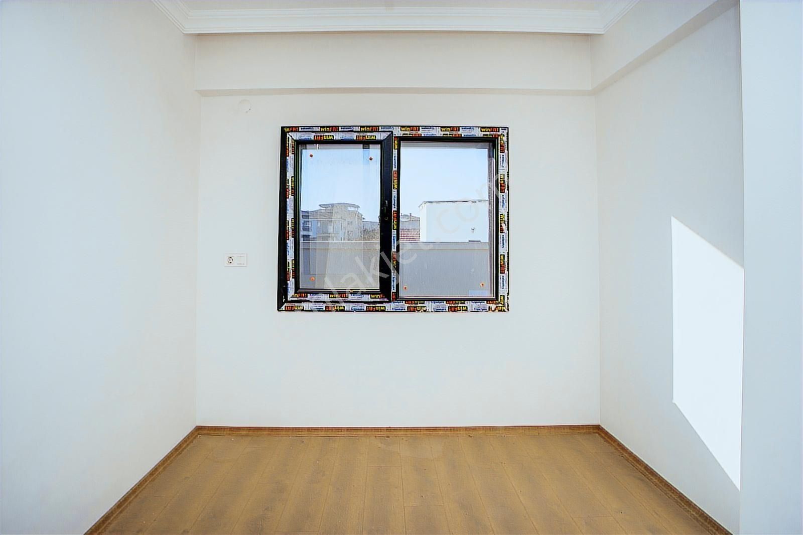 Foça Bağarası Kazım Dirik Mah. Anayola Yakın Kiralık 2+1 Daire - Görsel 12