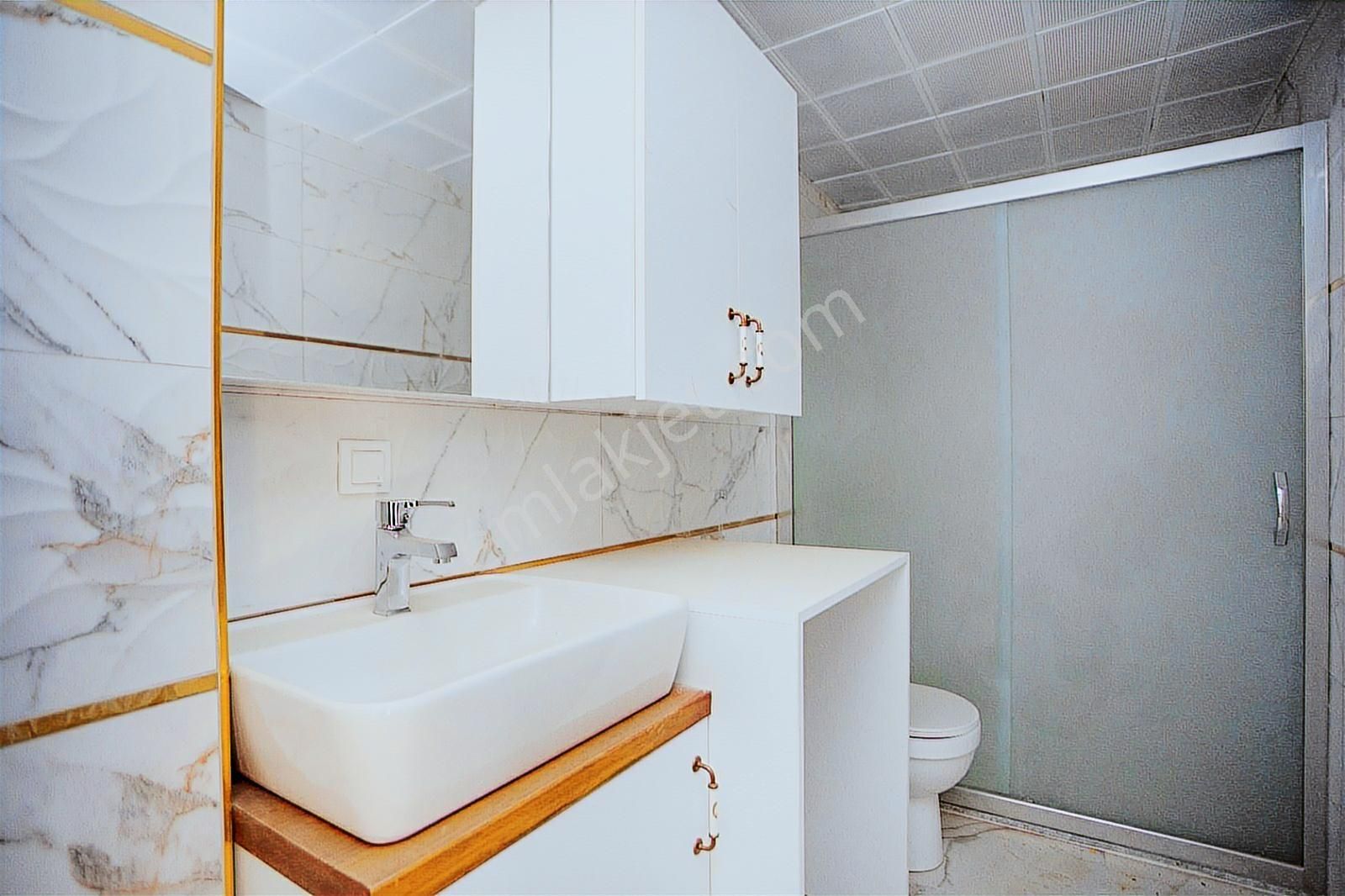 Foça Bağarası Kazım Dirik Mah. Anayola Yakın Kiralık 2+1 Daire - Görsel 13